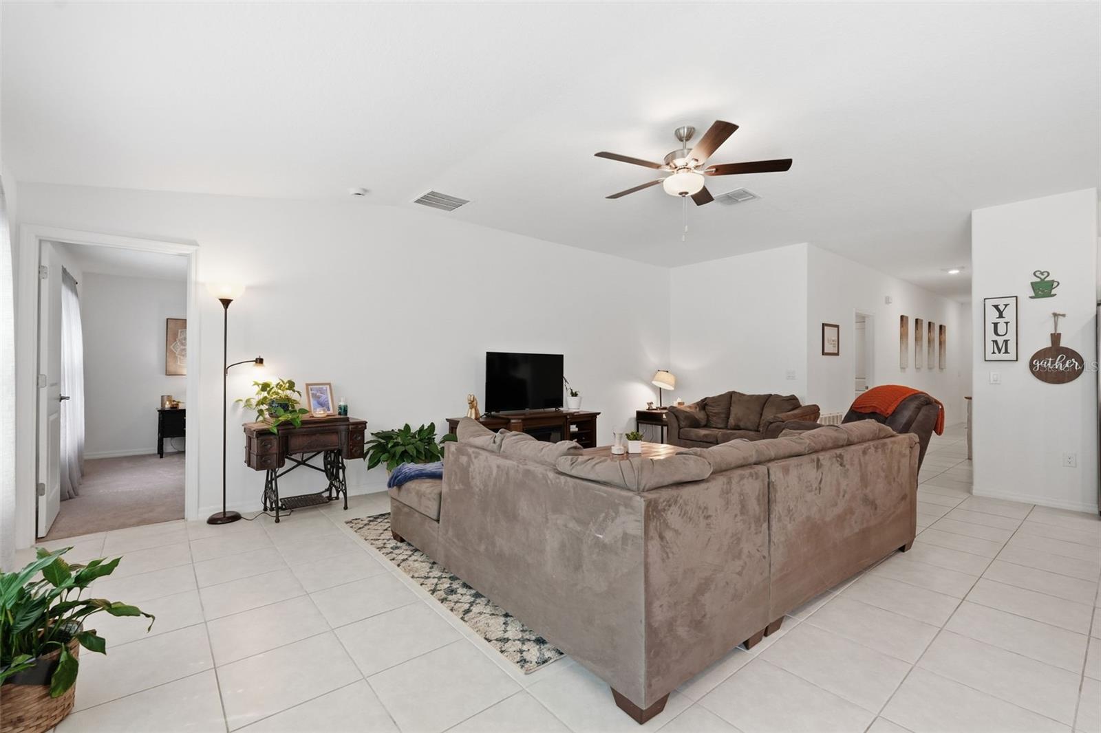 1681 Red Loop Property Photo 9