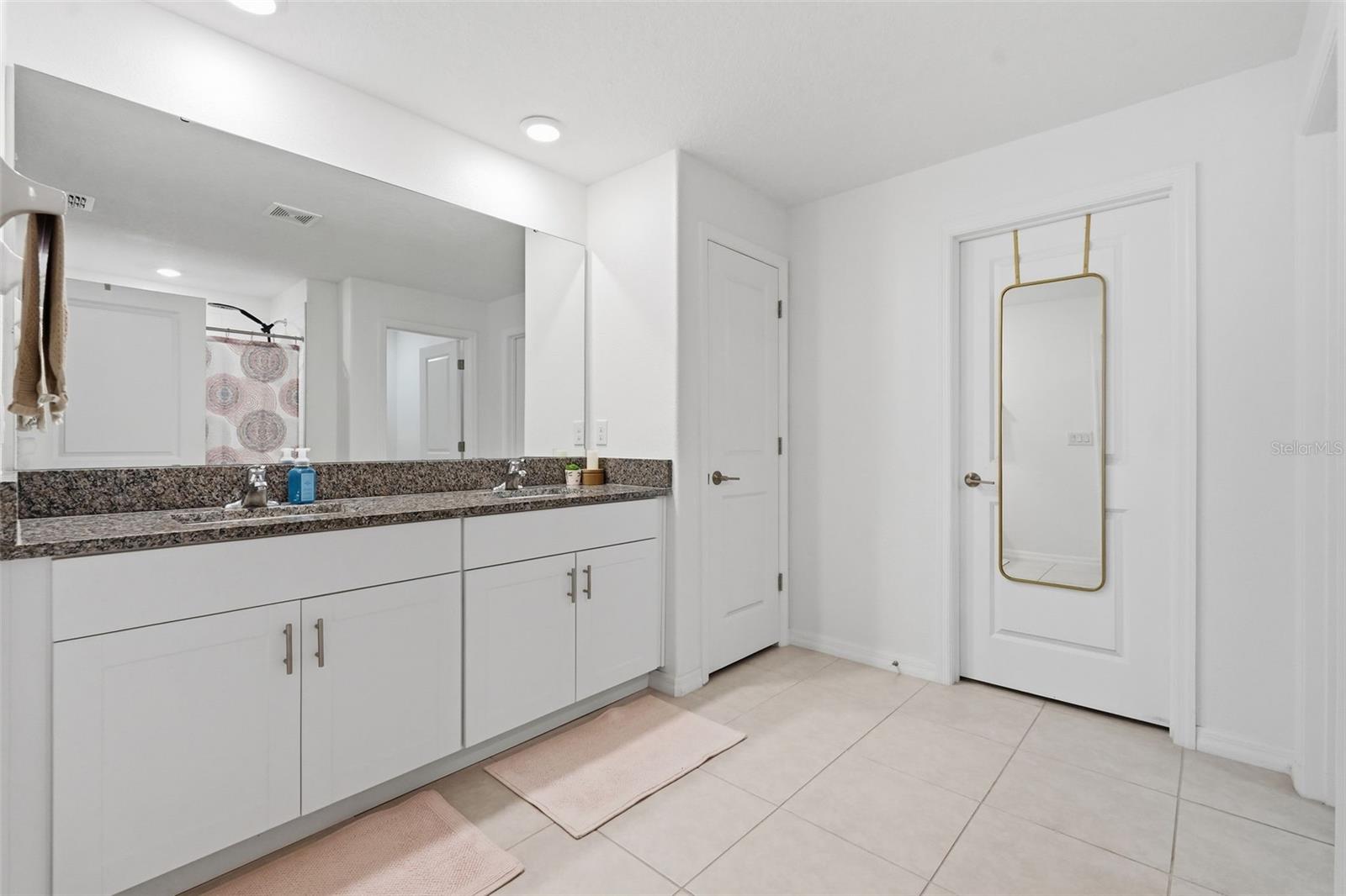 1681 Red Loop Property Photo 21