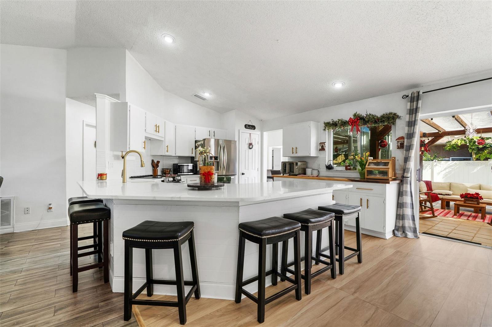 15101 Redvale Dr Property Photo 8