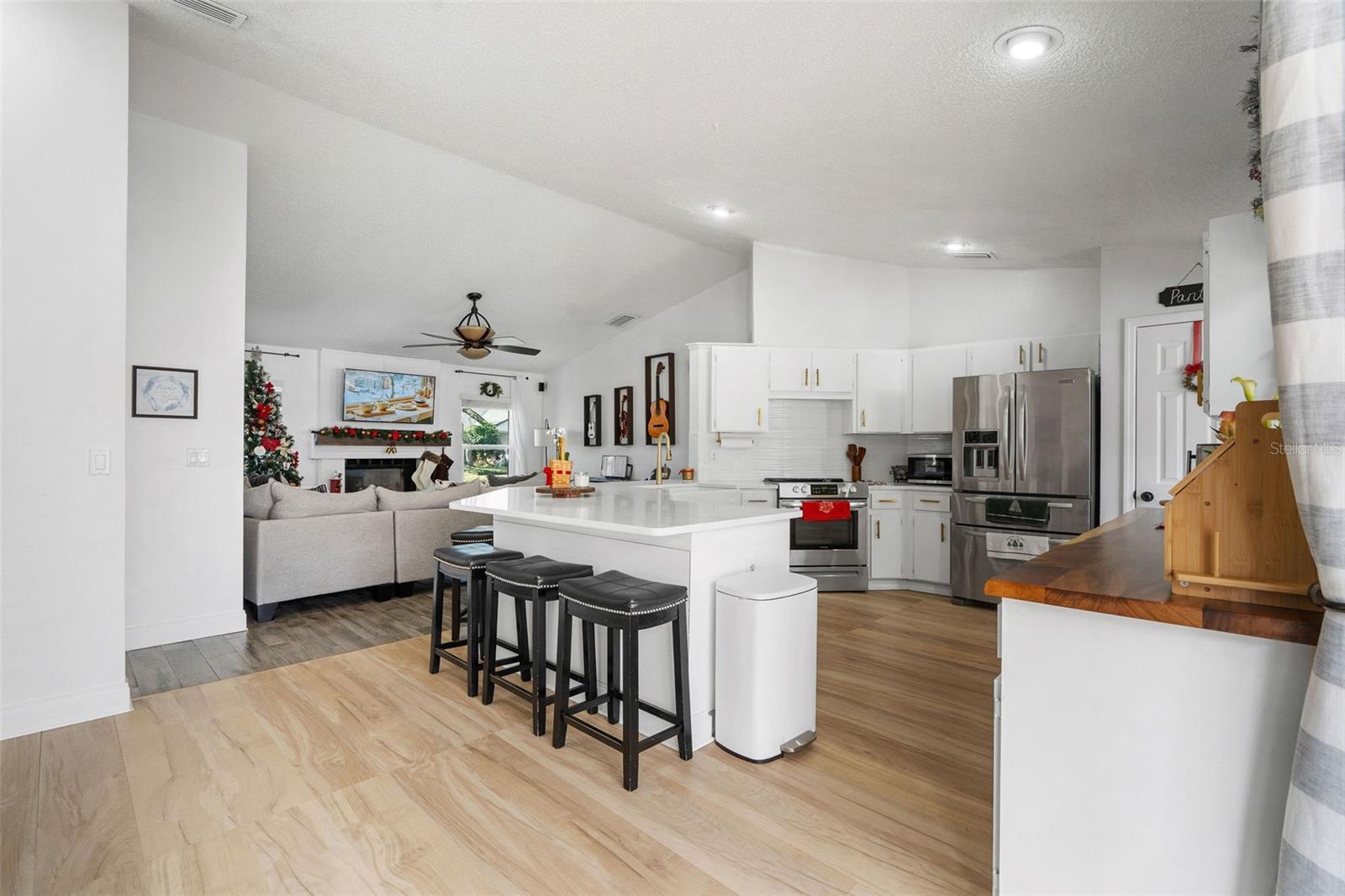 15101 Redvale Dr Property Photo 9