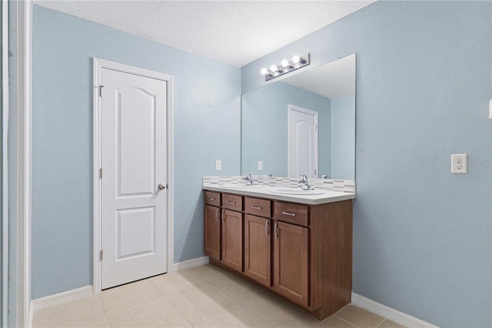 13755 Covey Run Pl Property Photo 17