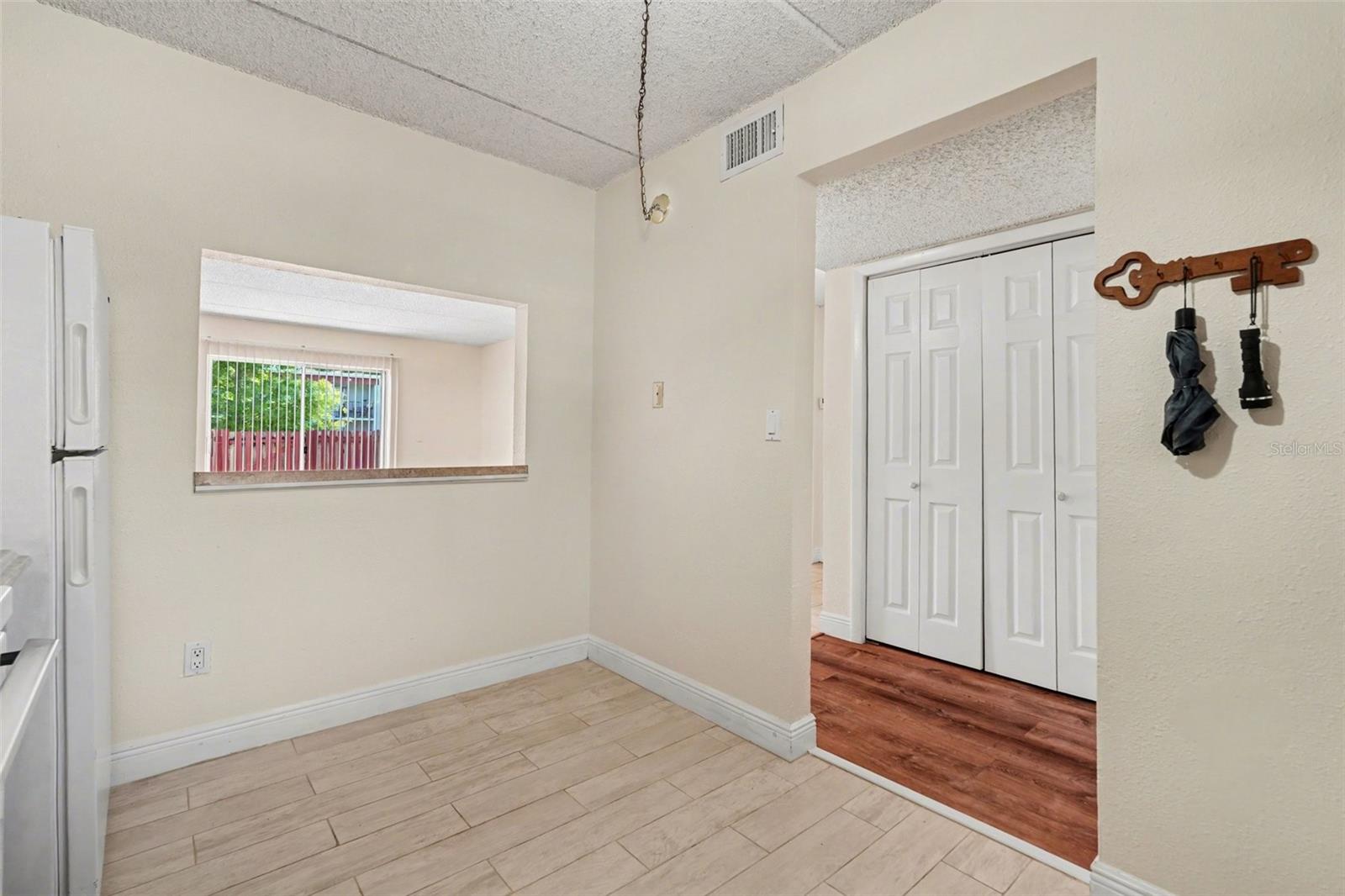 2845 Somerset Park Dr #101 Property Photo 4