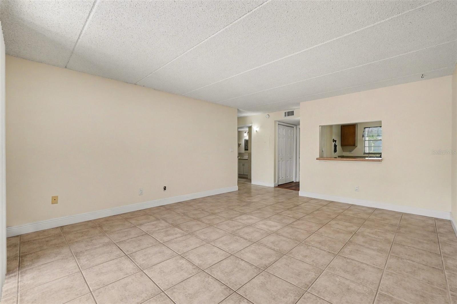 2845 Somerset Park Dr #101 Property Photo 6