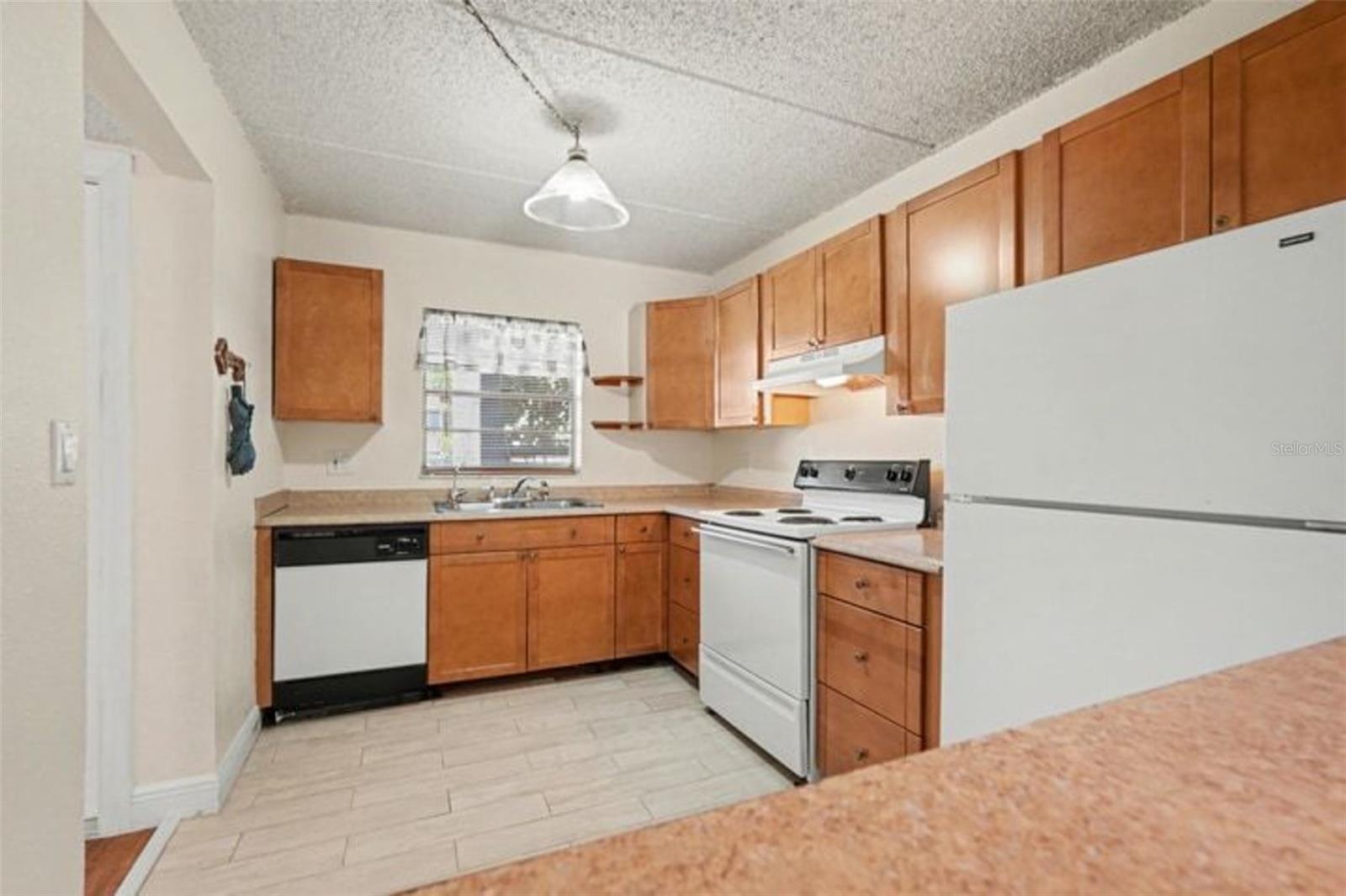 2845 Somerset Park Dr #101 Property Photo 8