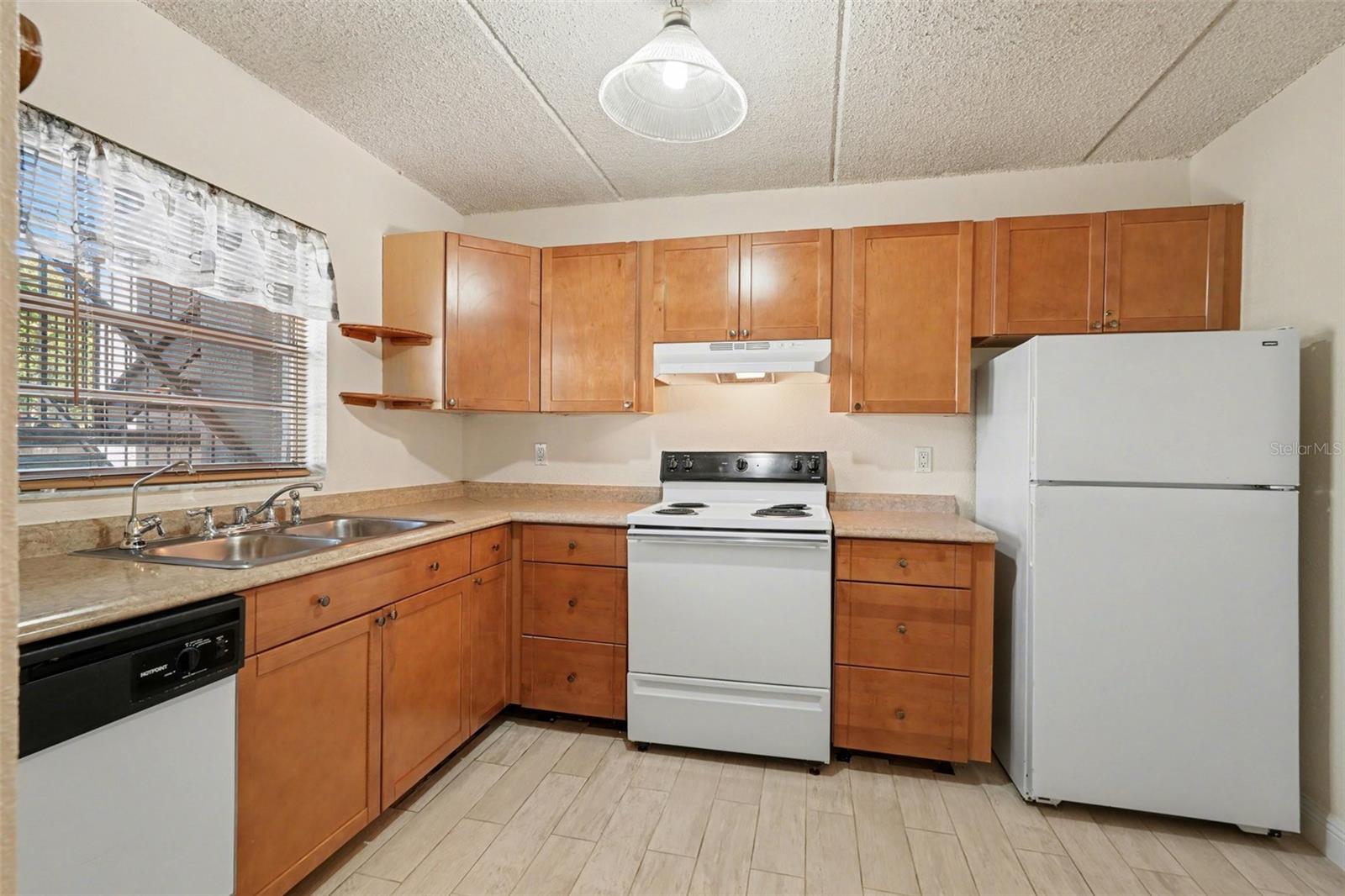 2845 Somerset Park Dr #101 Property Photo 9
