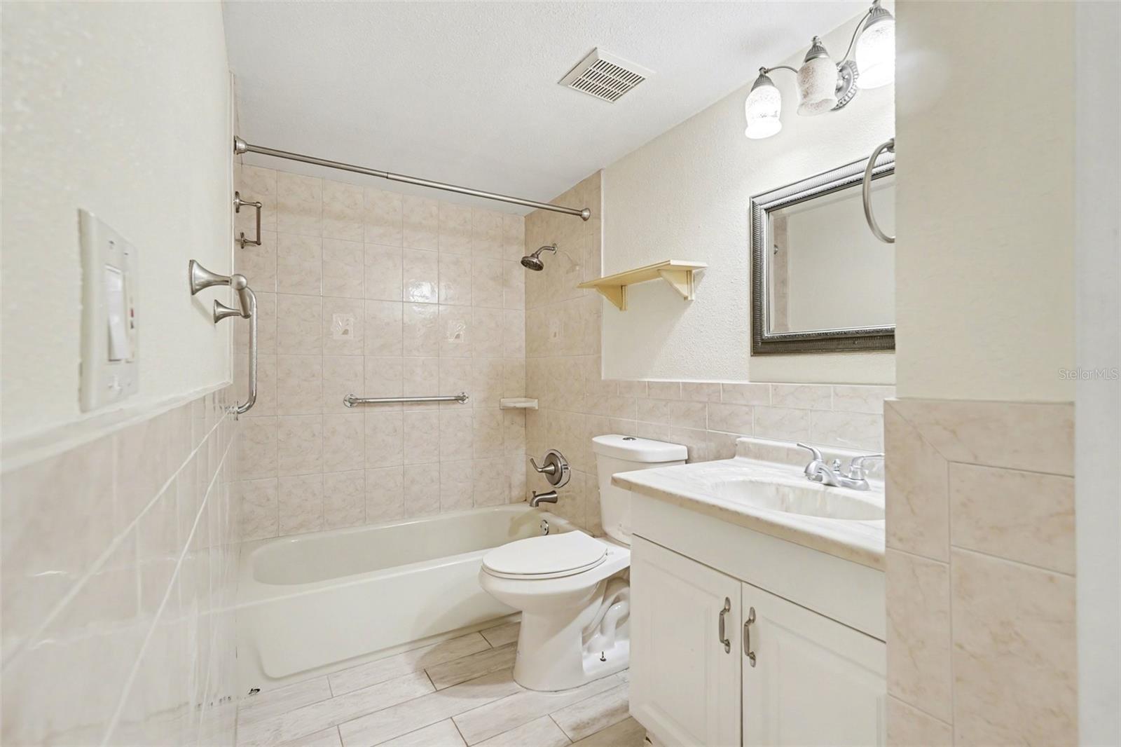 2845 Somerset Park Dr #101 Property Photo 12