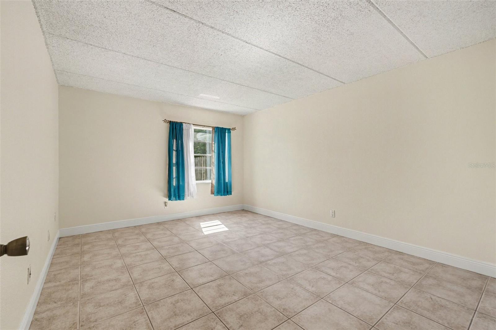 2845 Somerset Park Dr #101 Property Photo 13