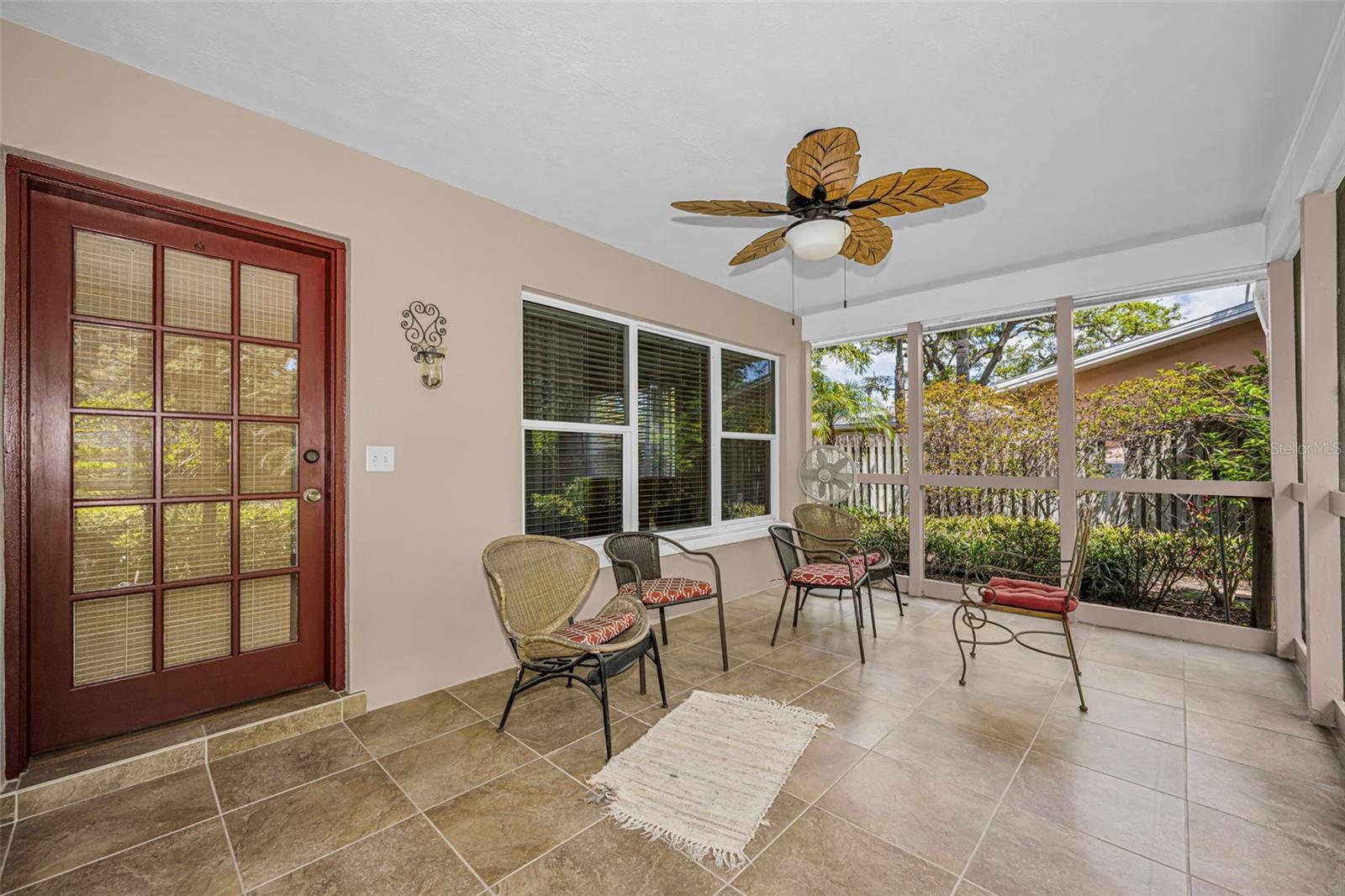 253 Park Cir S Property Photo 5