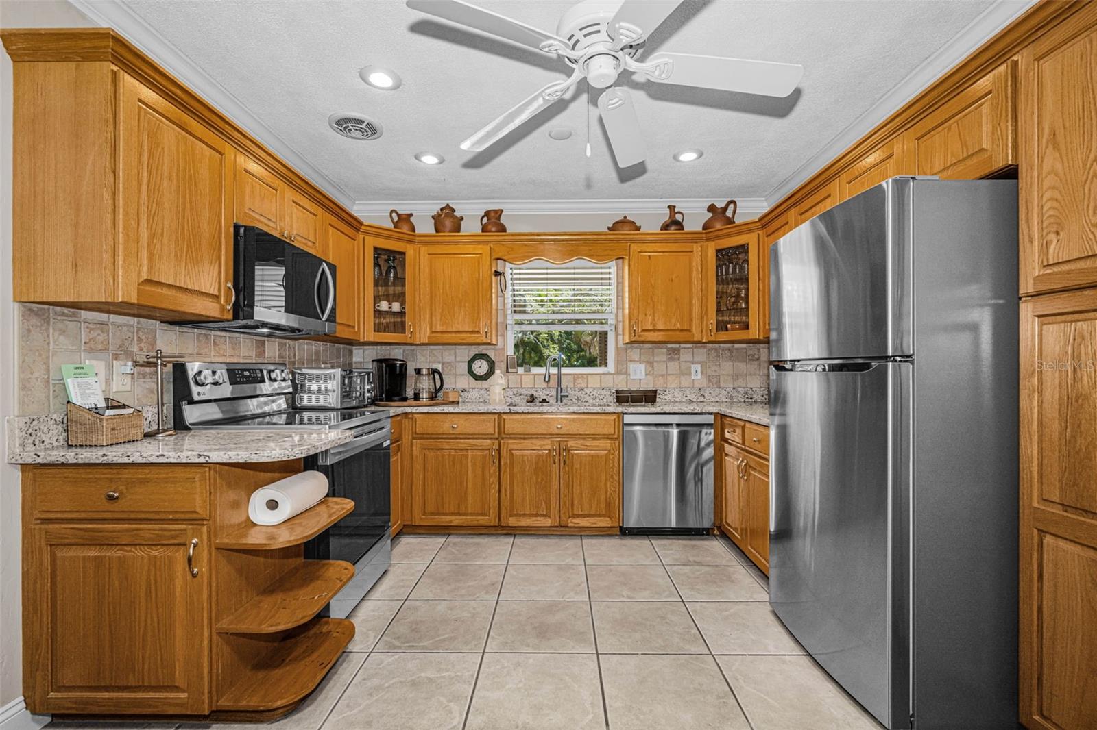 253 Park Cir S Property Photo 9