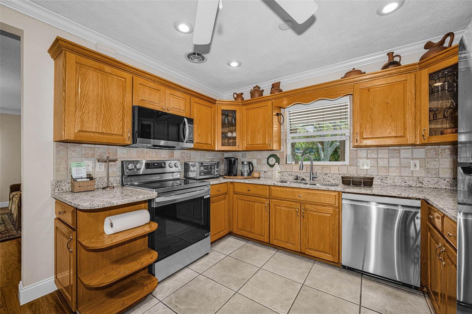 253 Park Cir S Property Photo 10