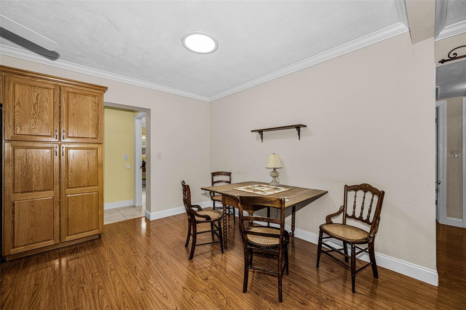 253 Park Cir S Property Photo 16