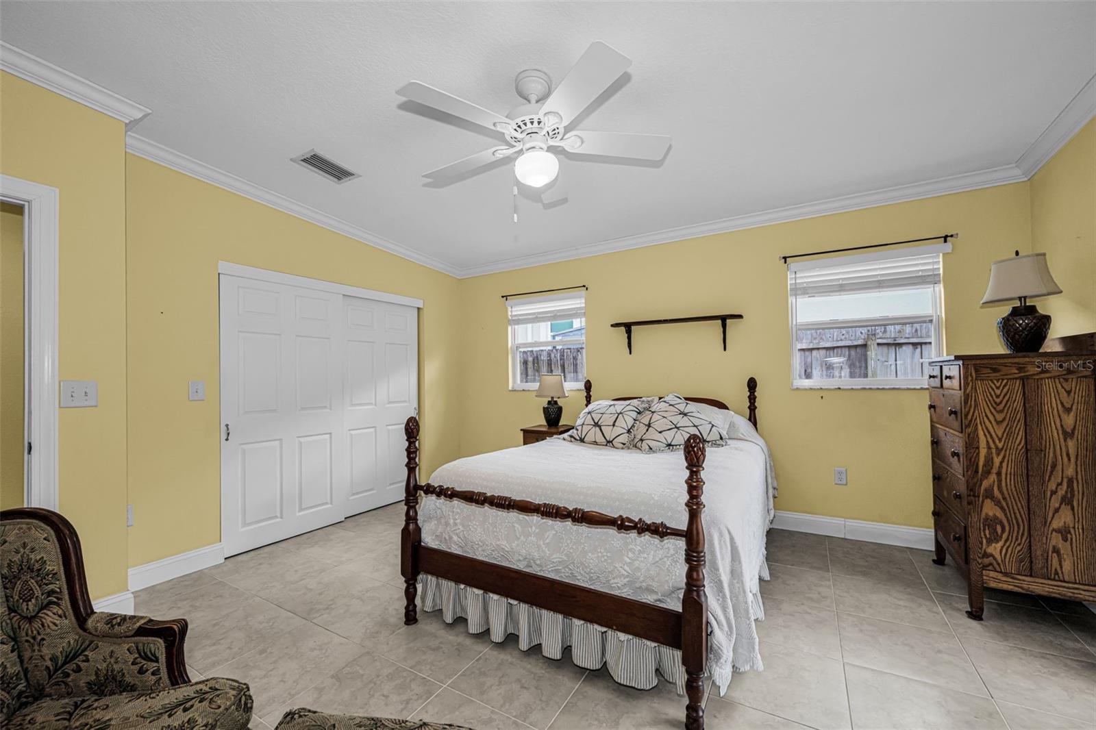 253 Park Cir S Property Photo 18