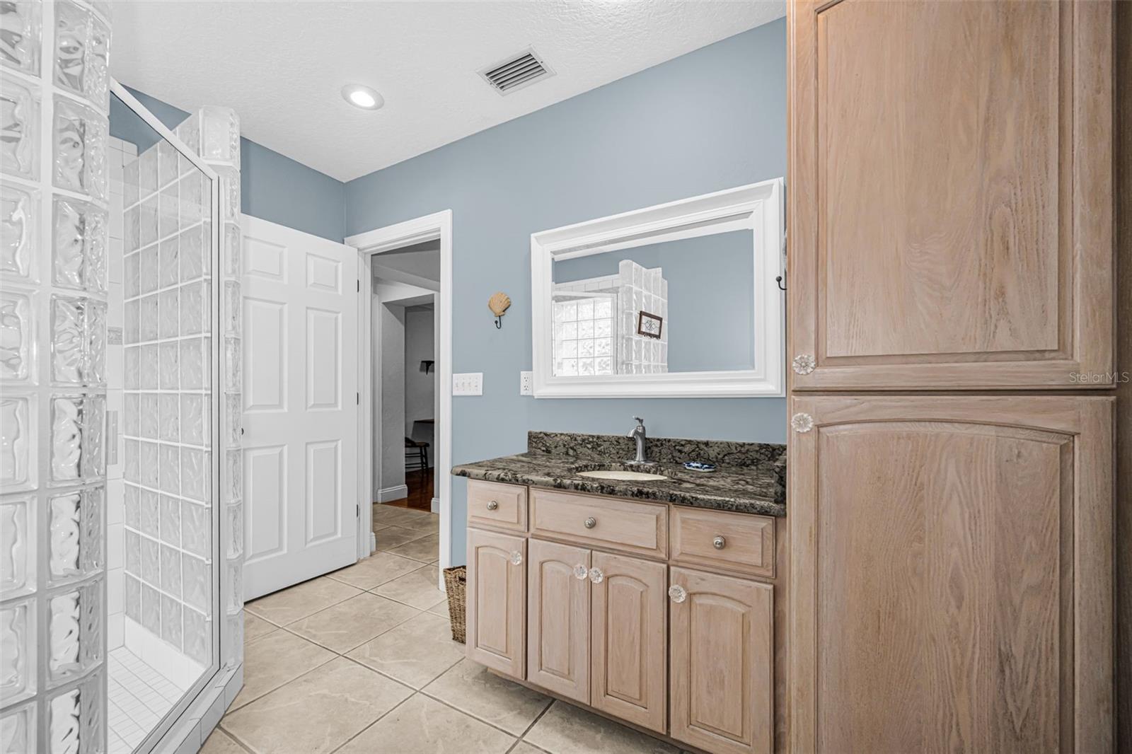 253 Park Cir S Property Photo 22
