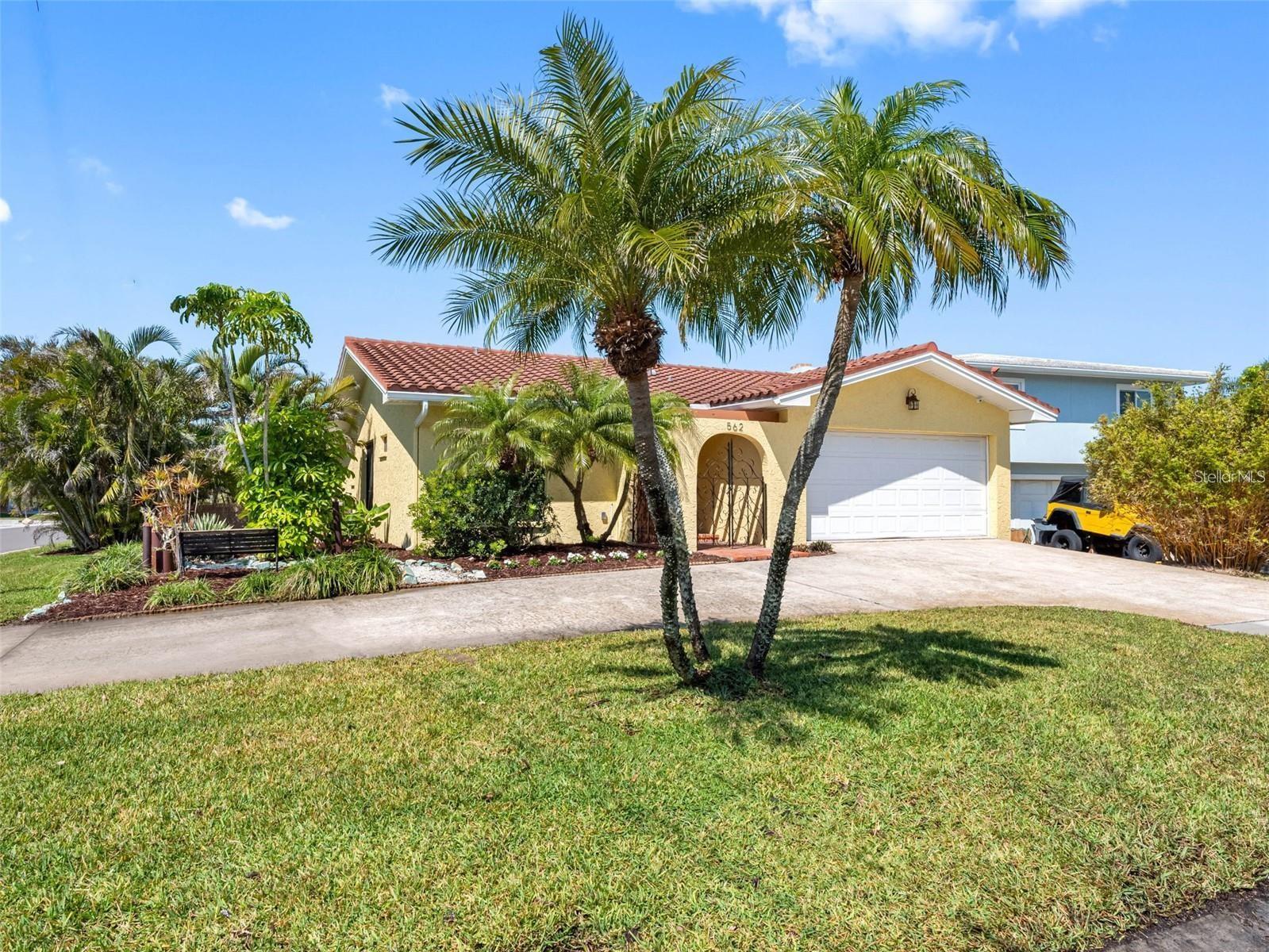 562 Johns Pass Ave Property Photo 2
