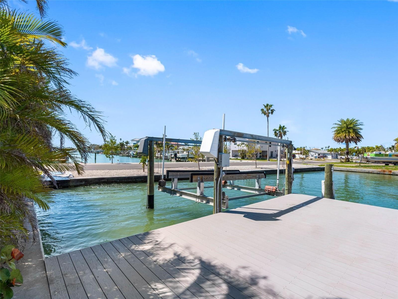 562 Johns Pass Ave Property Photo 10