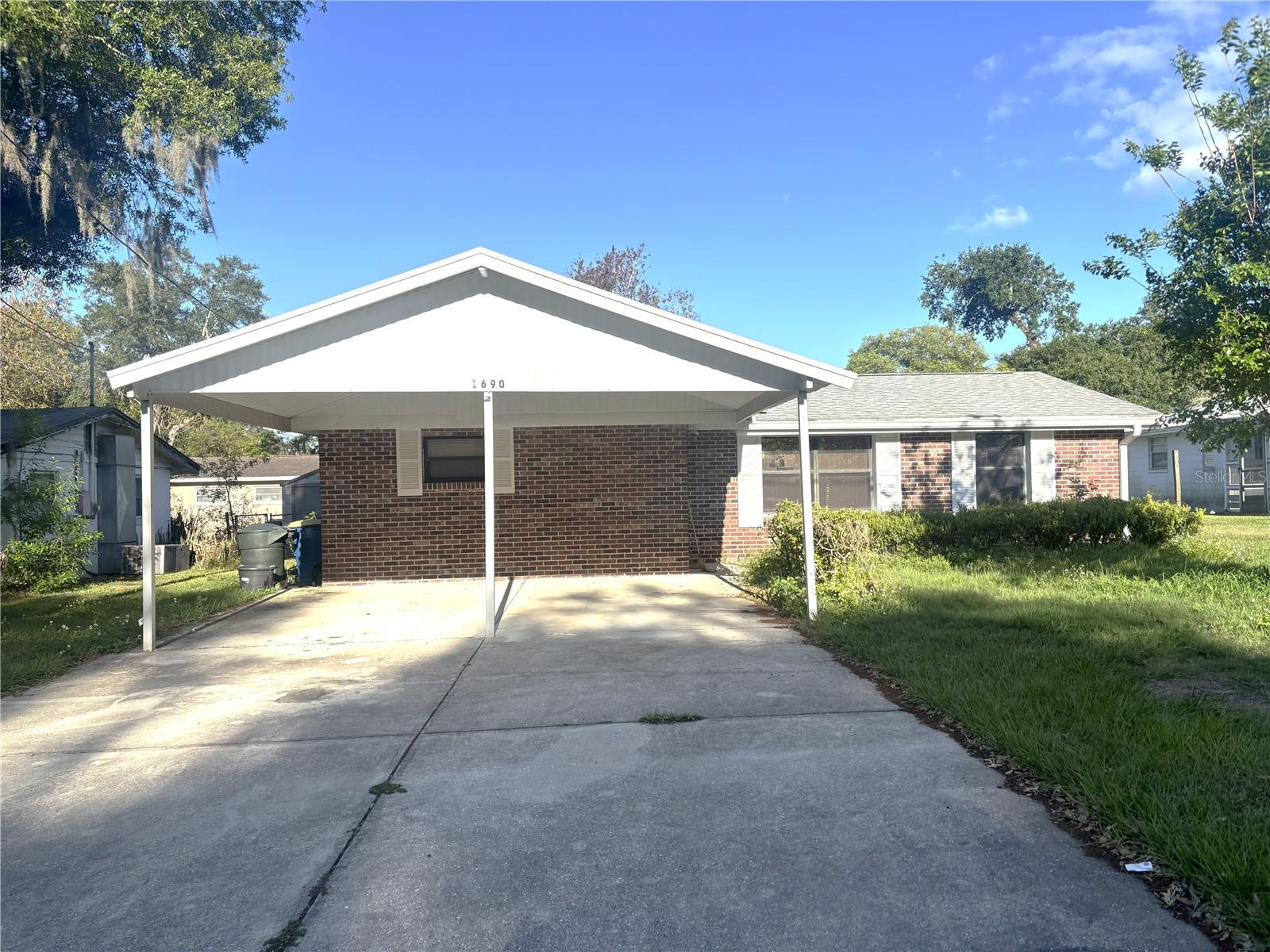 1690 S Mcadoo Ave Property Photo 1