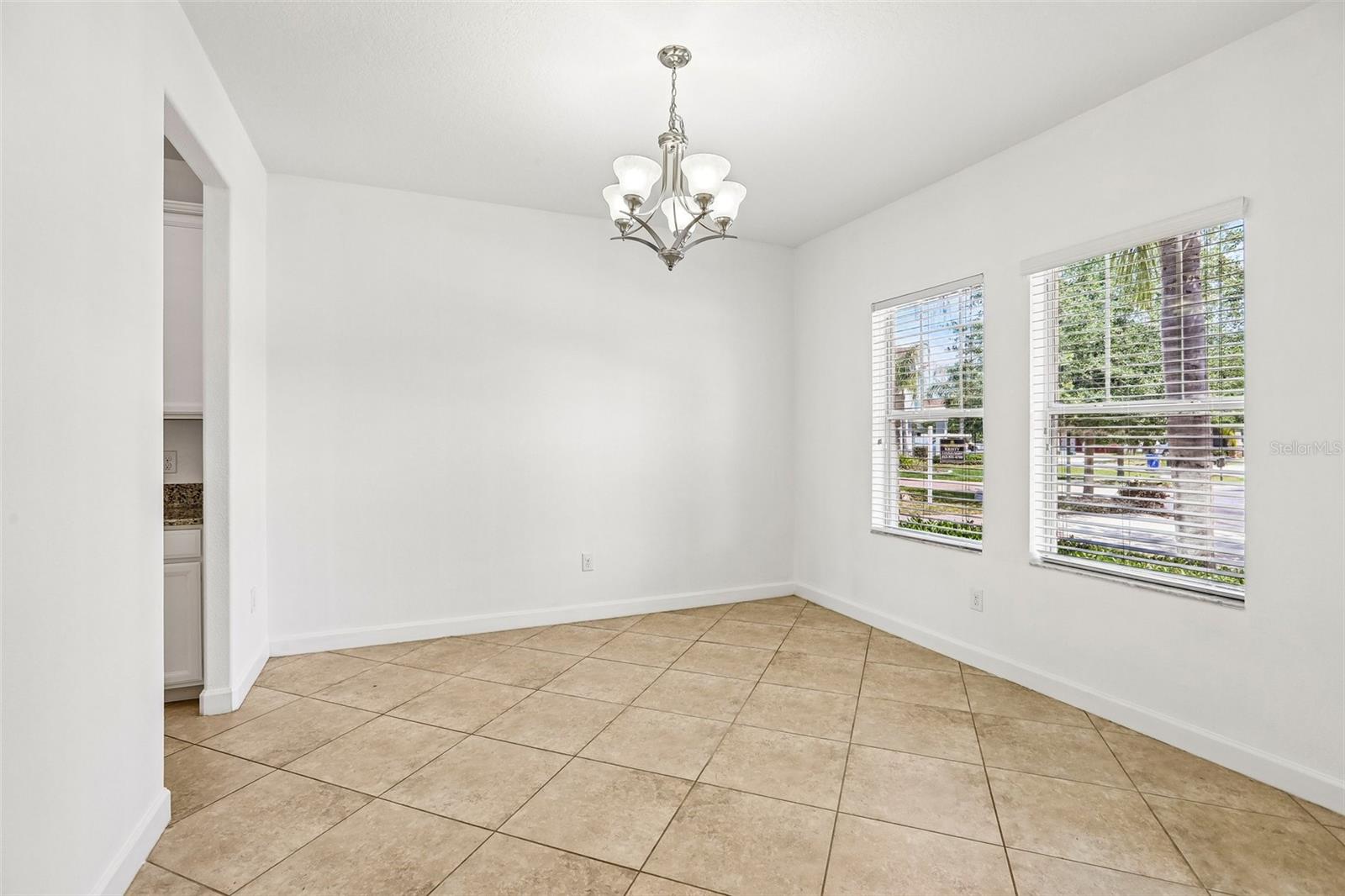 19417 Paddock View Dr Property Photo 6