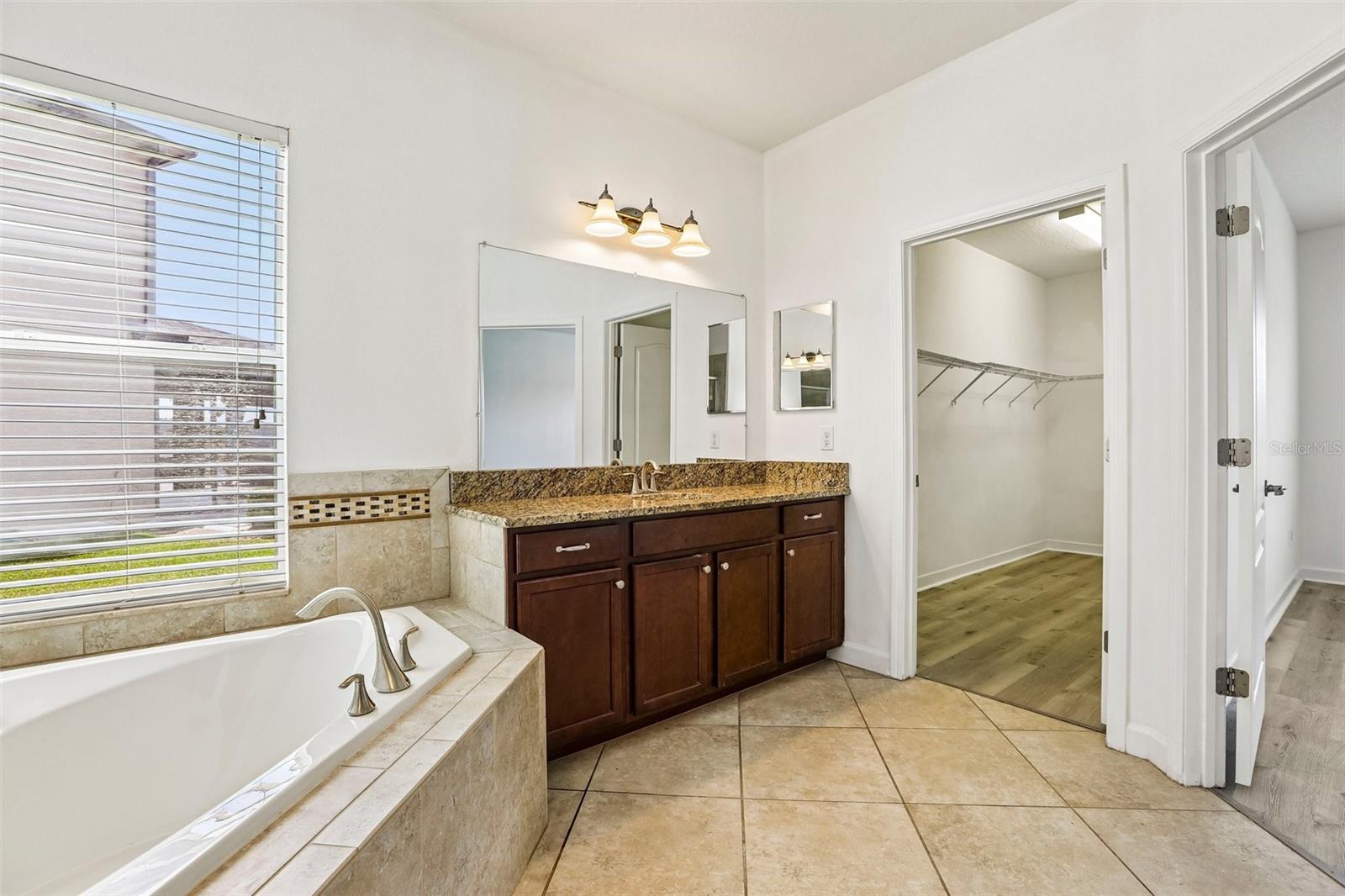 19417 Paddock View Dr Property Photo 21