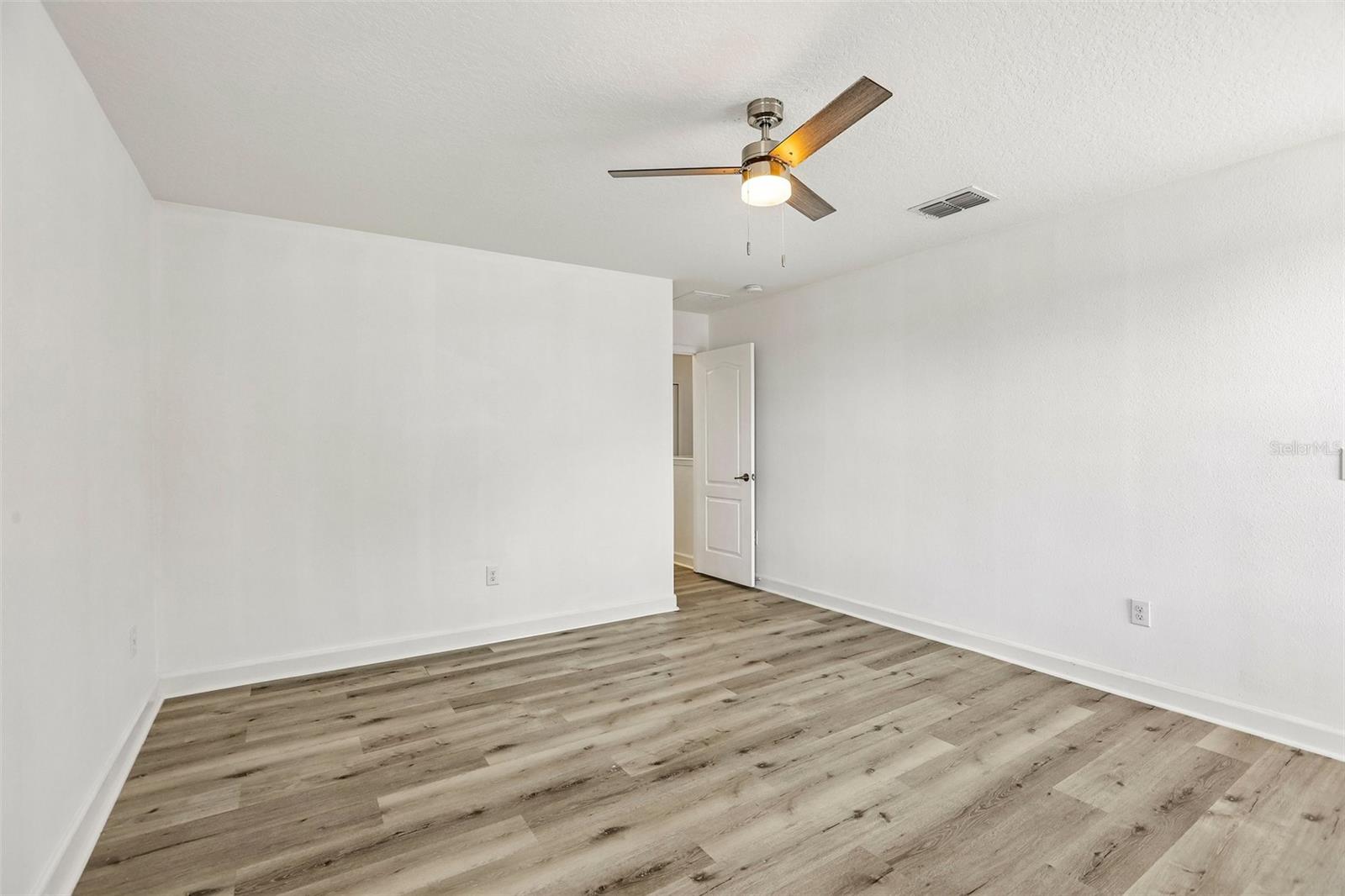 19417 Paddock View Dr Property Photo 35