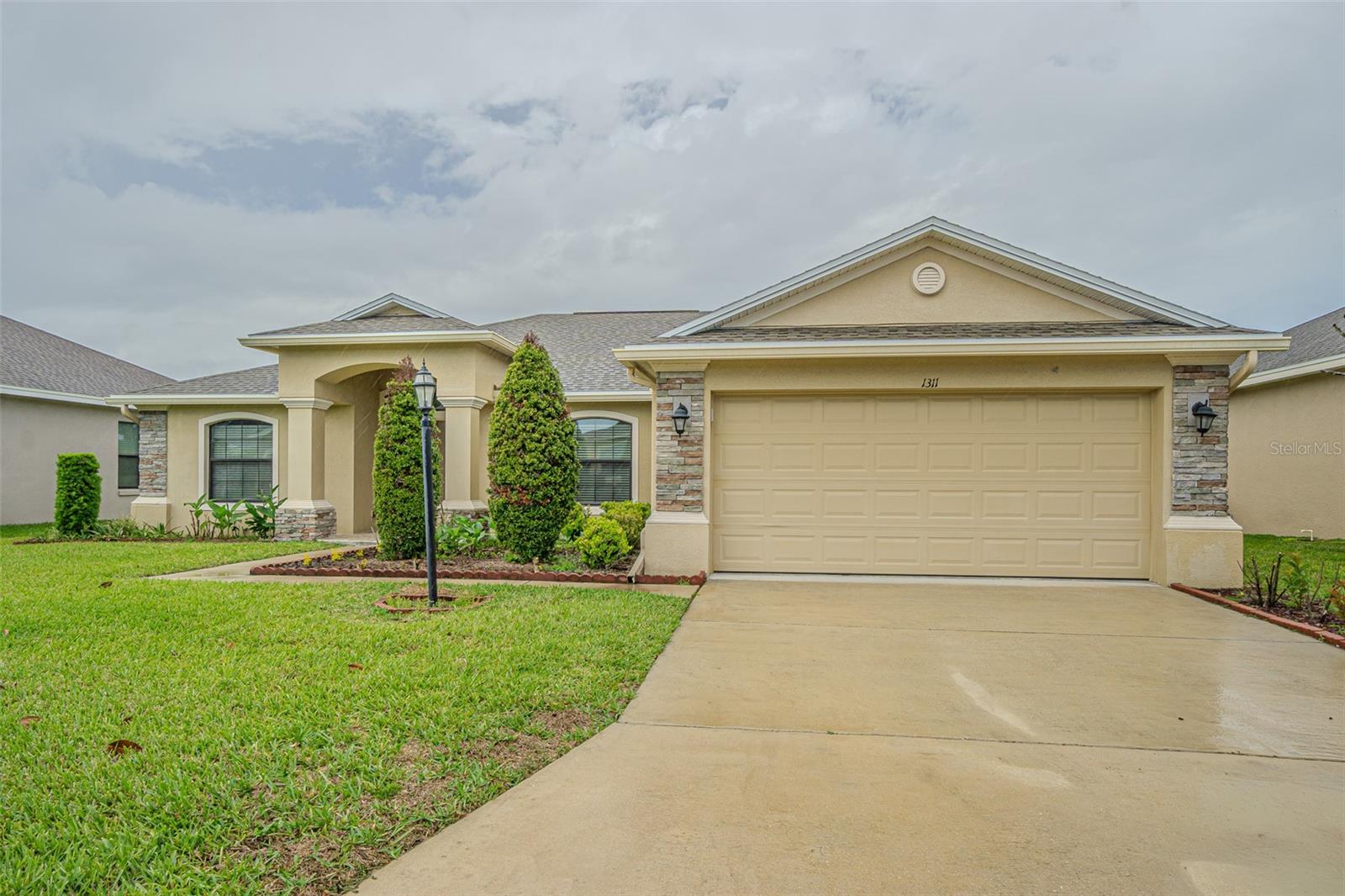 1311 Evergreen Park Cir Property Photo 2