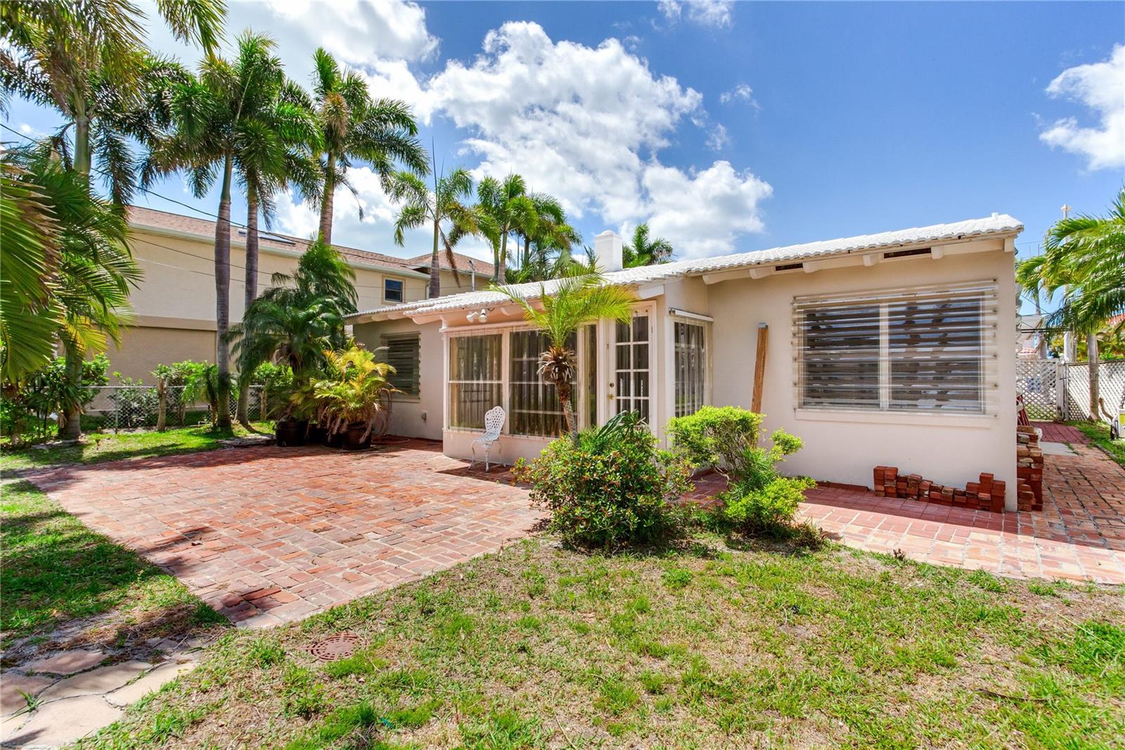 16107 Gulf Blvd Property Photo 38