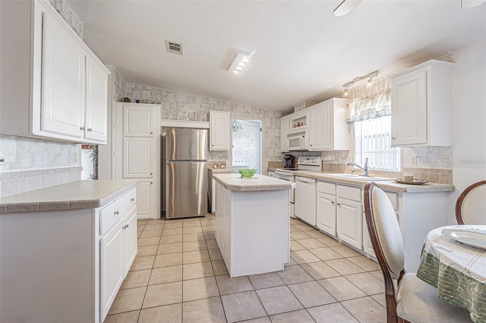 37627 Lorena Ave Property Photo 16