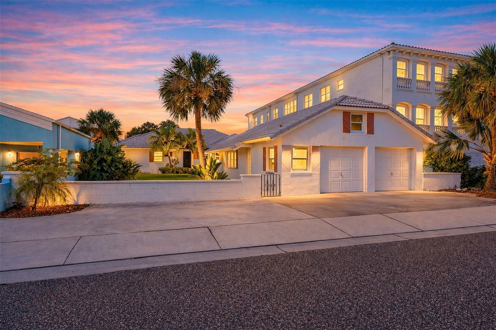 18206 Sunset Blvd Property Photo 4