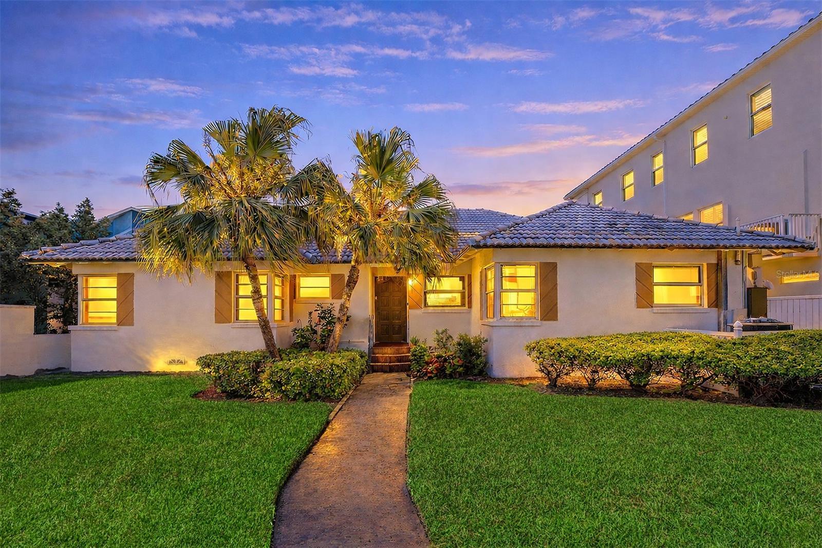 18206 Sunset Blvd Property Photo 5