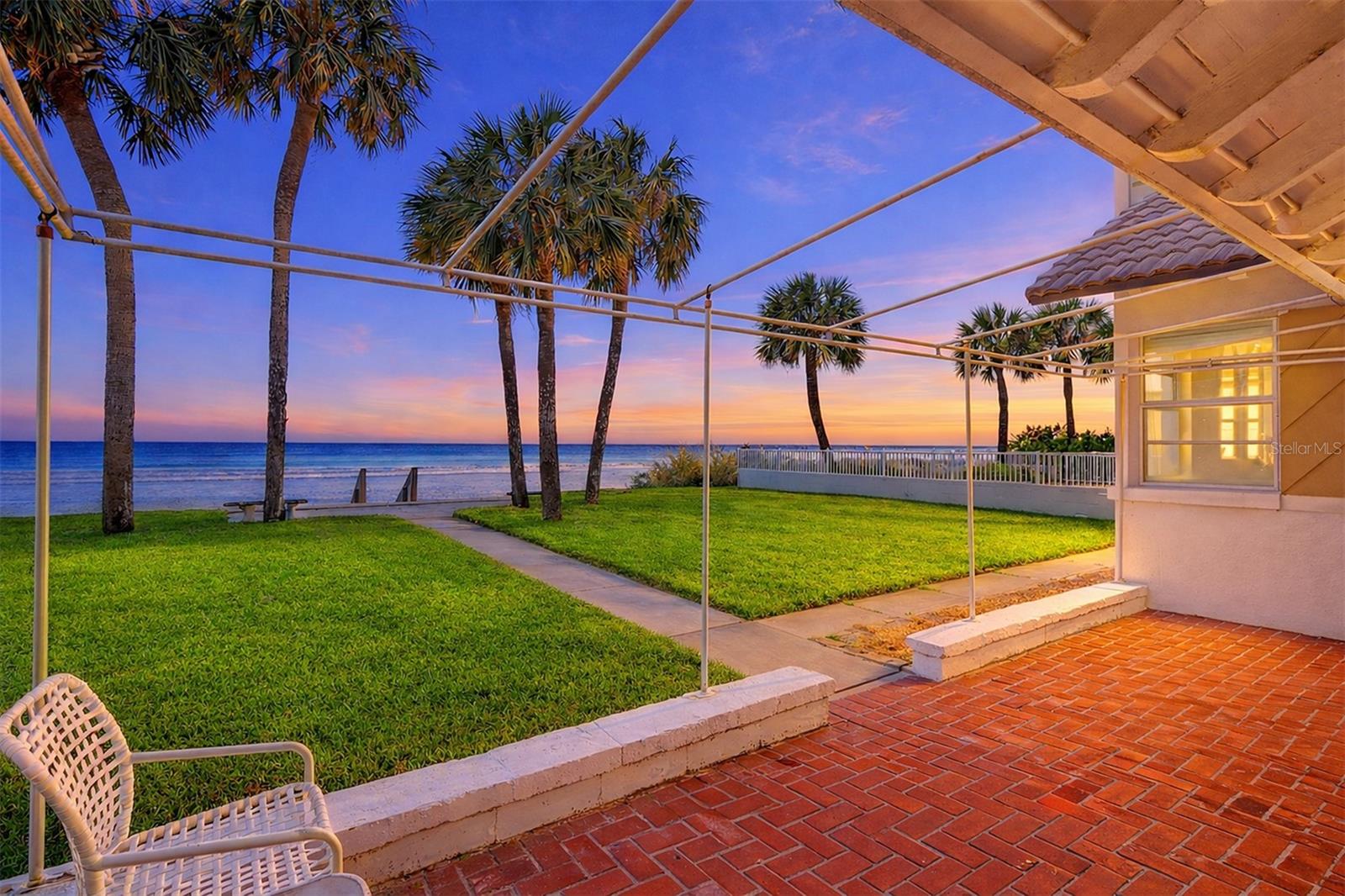 18206 Sunset Blvd Property Photo 8