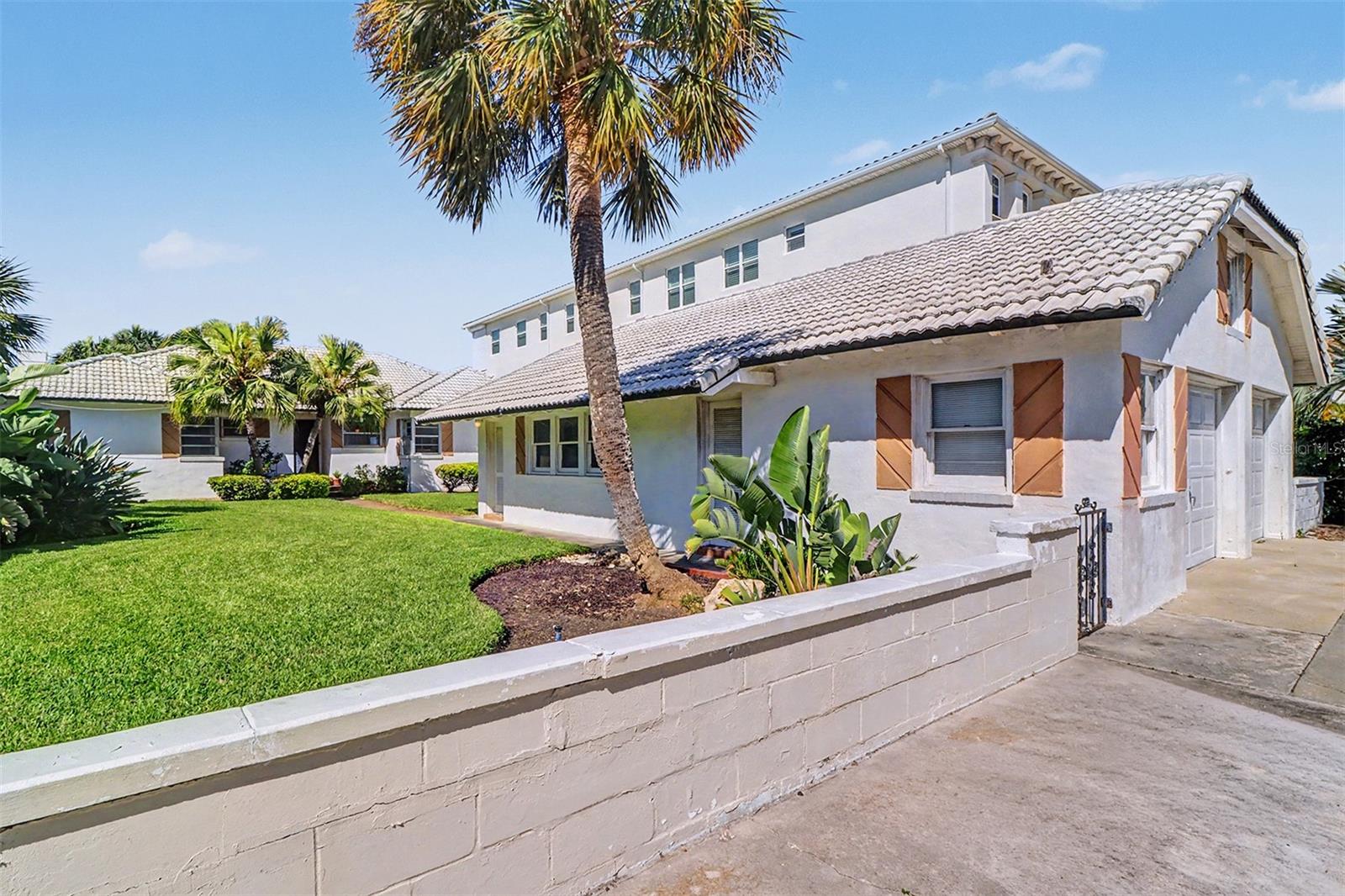 18206 Sunset Blvd Property Photo 11