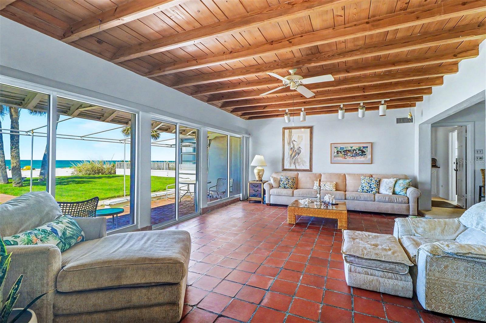 18206 Sunset Blvd Property Photo 15