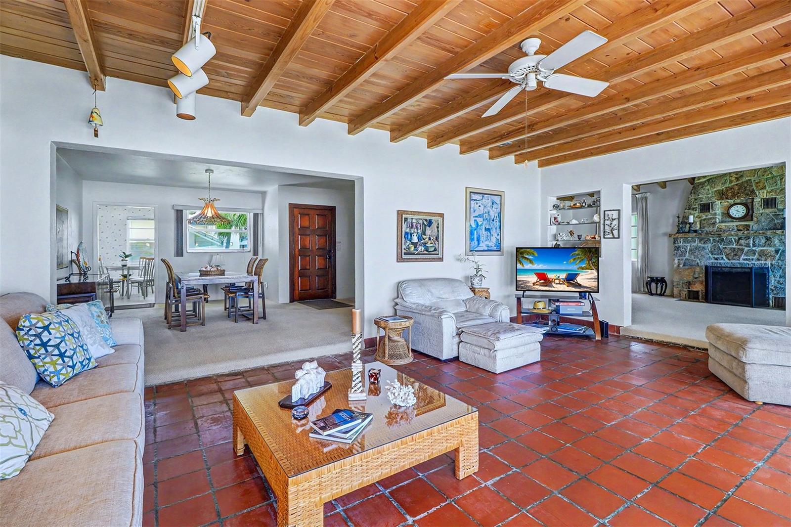 18206 Sunset Blvd Property Photo 16