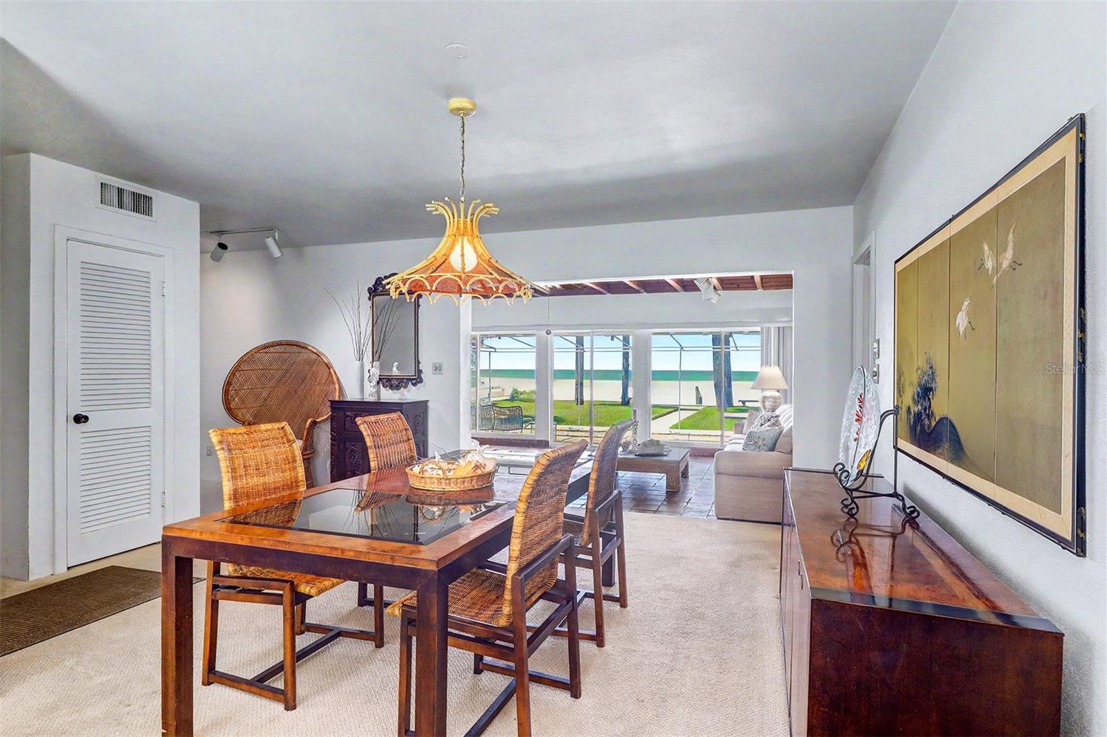 18206 Sunset Blvd Property Photo 20
