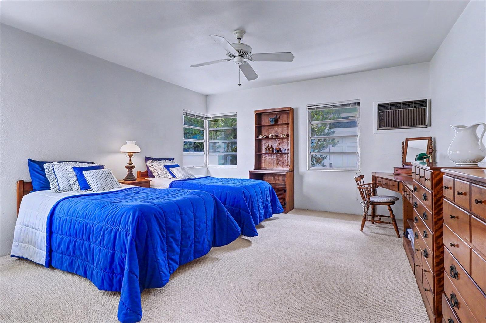 18206 Sunset Blvd Property Photo 27