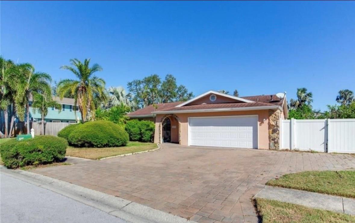 5875 Bay Pines Lakes Blvd Property Photo 2