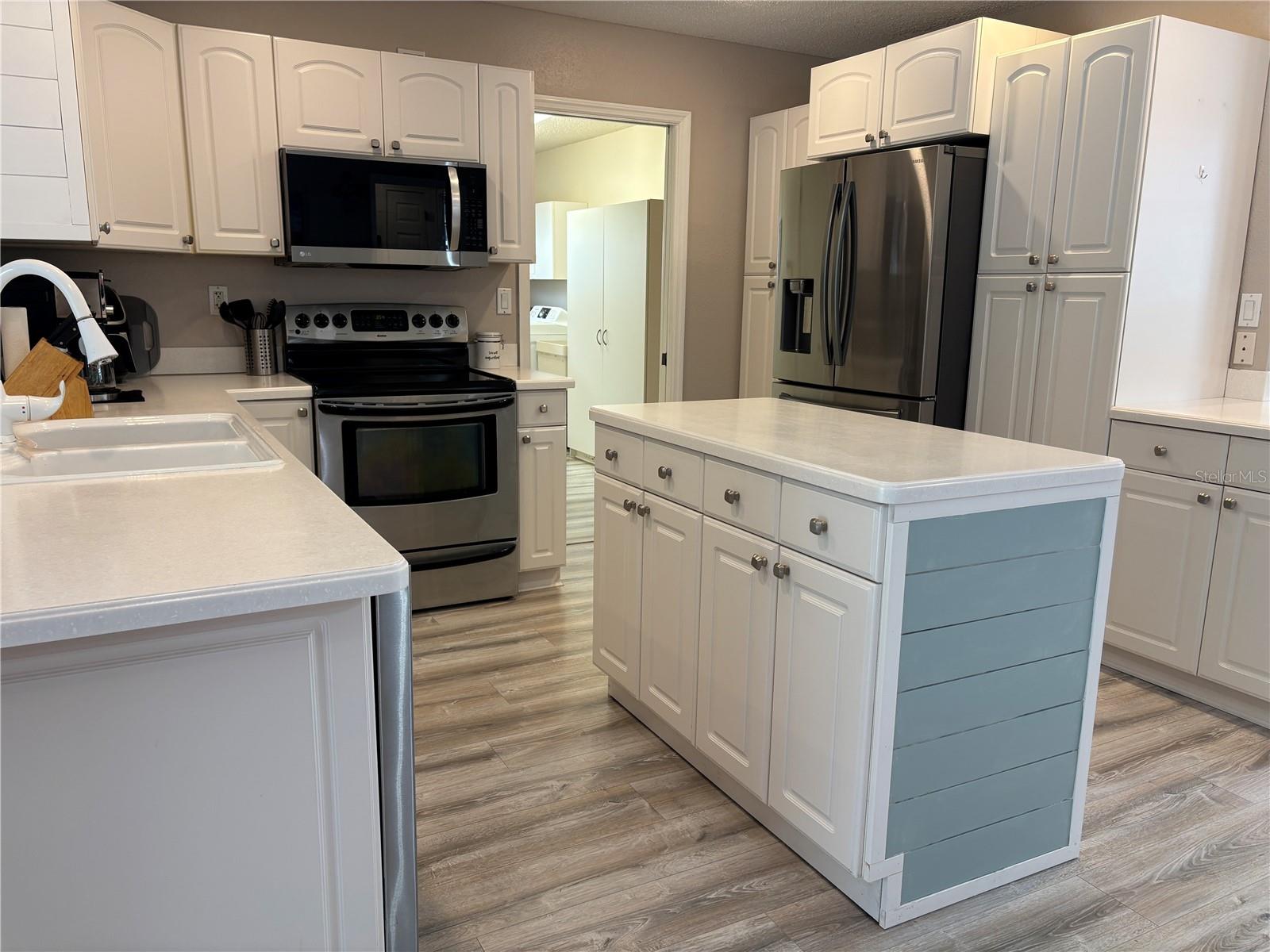 5875 Bay Pines Lakes Blvd Property Photo 11