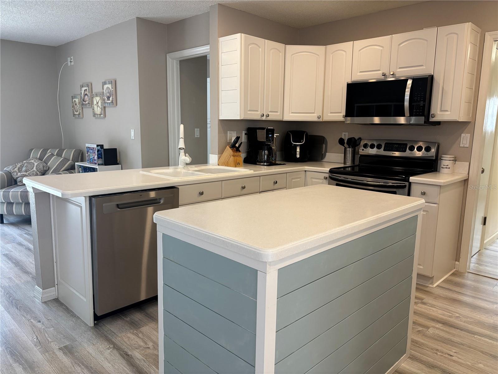 5875 Bay Pines Lakes Blvd Property Photo 12