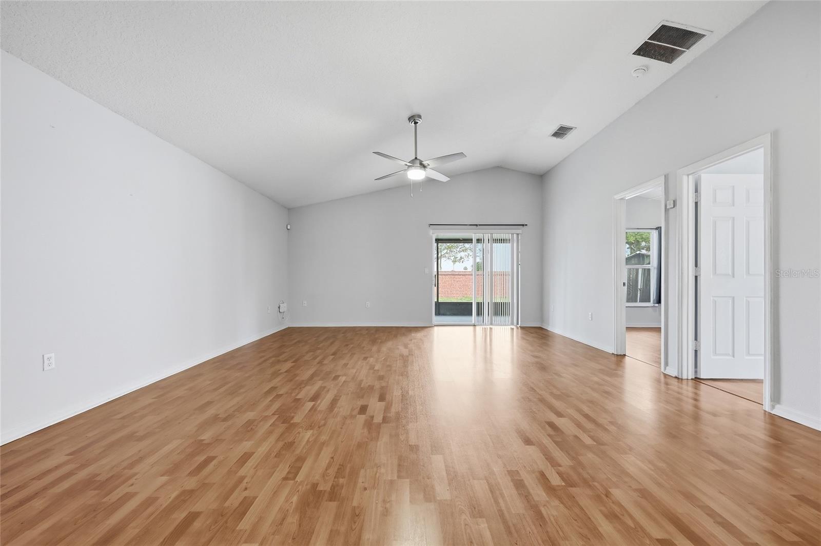 15187 Harrowgate Way Property Photo 8