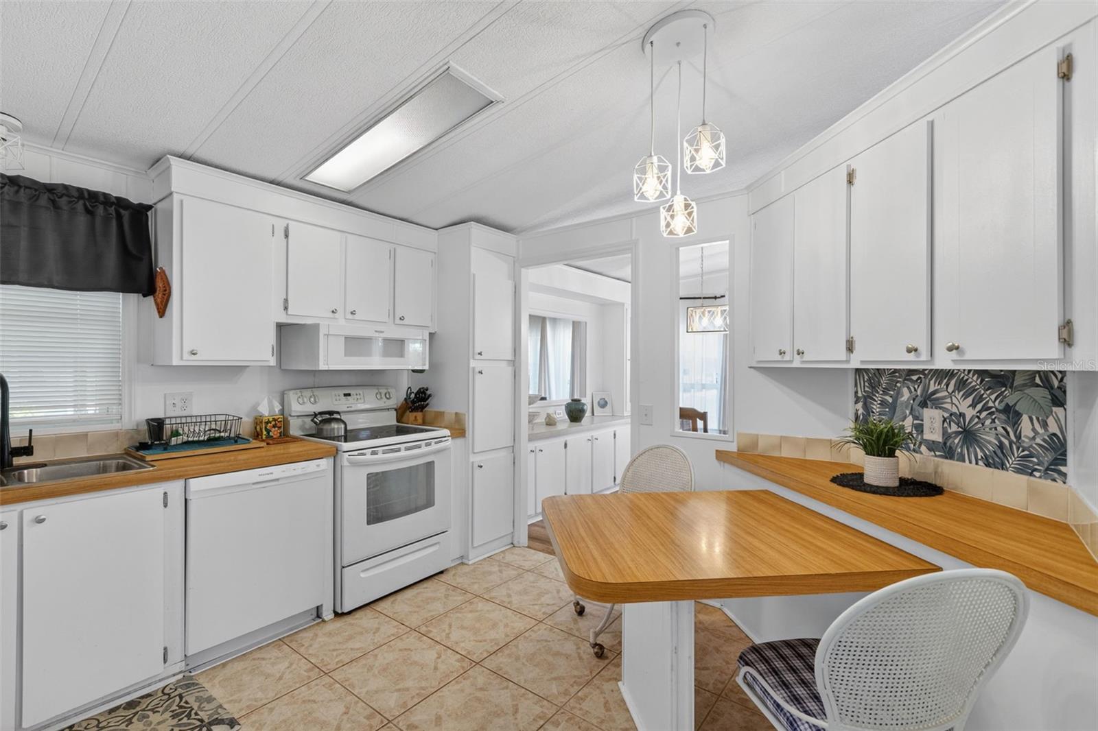 485 Loma Linda Property Photo 4