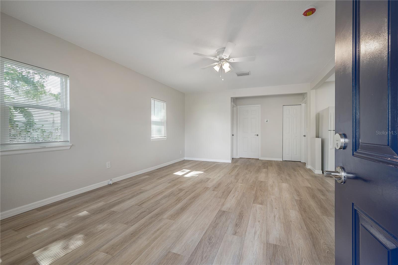 2307 E Osborne Ave Property Photo 6
