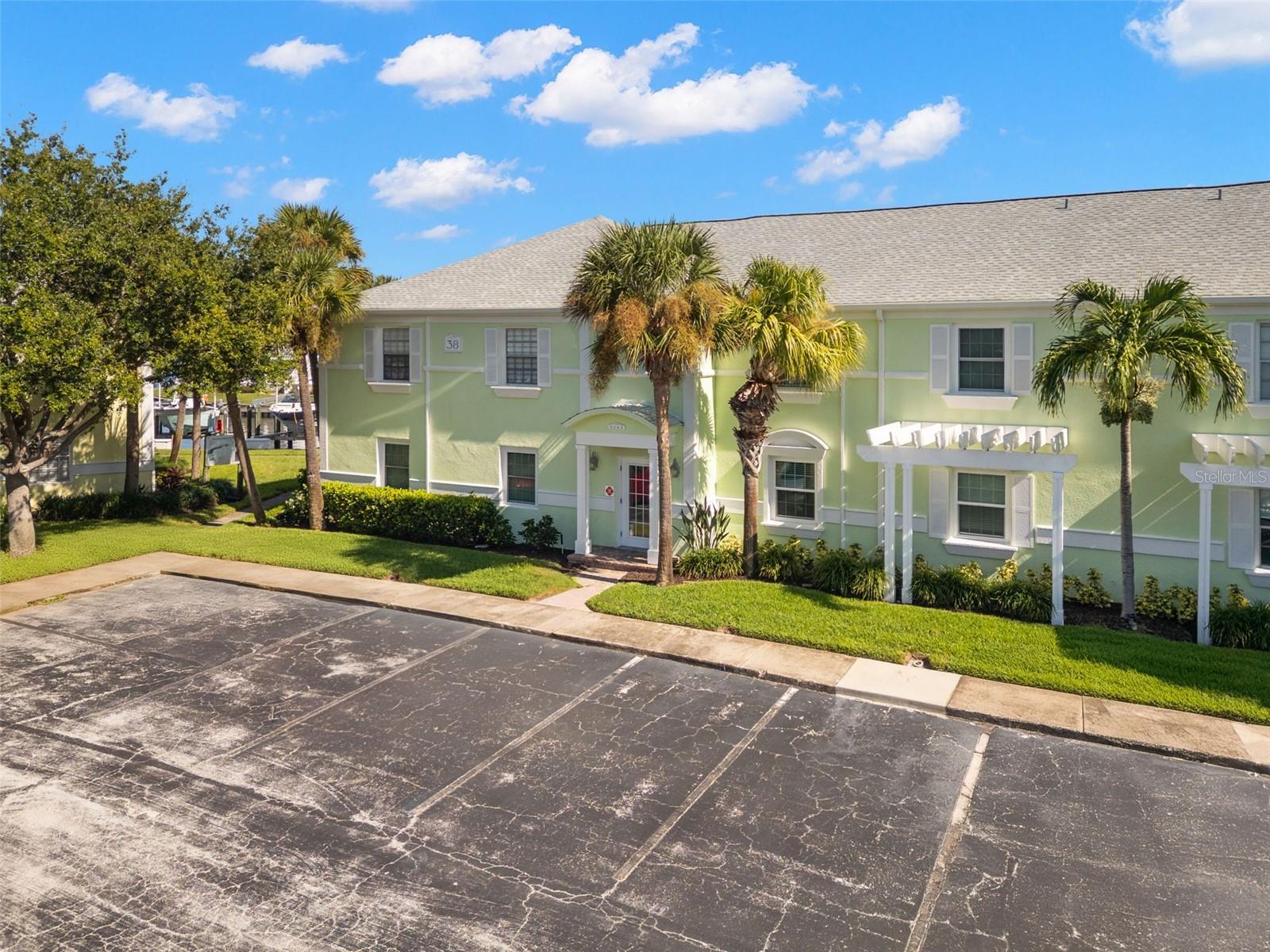 5243 Beach Dr Se #b Property Photo 3