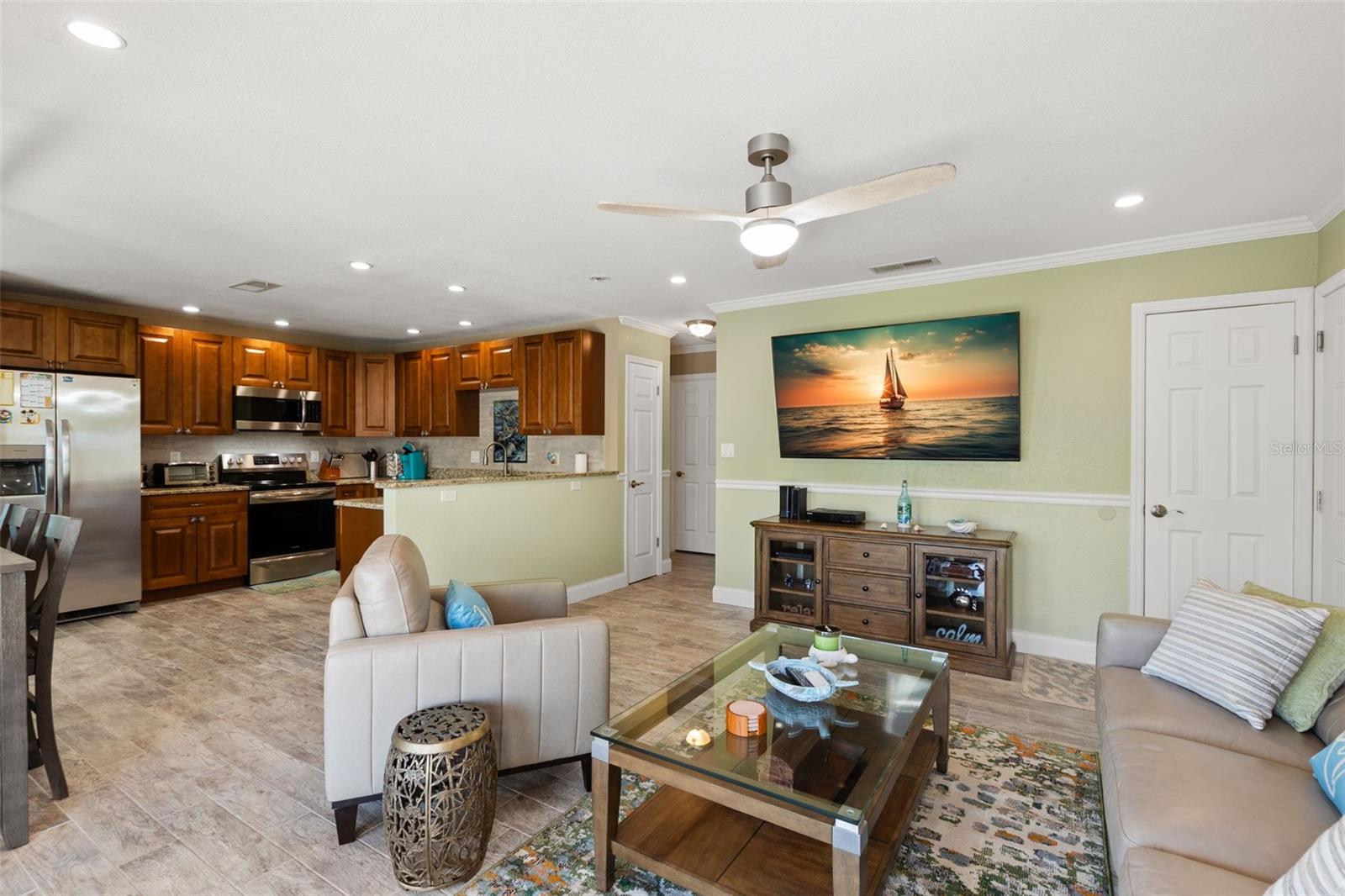 5243 Beach Dr Se #b Property Photo 8