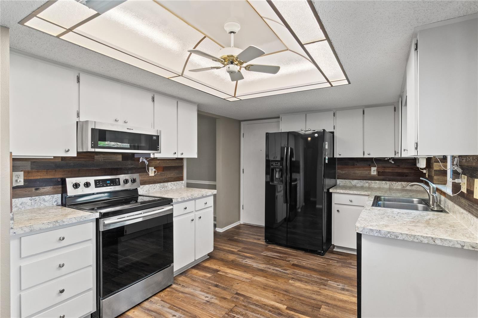 10616 Springwood Dr Property Photo 8
