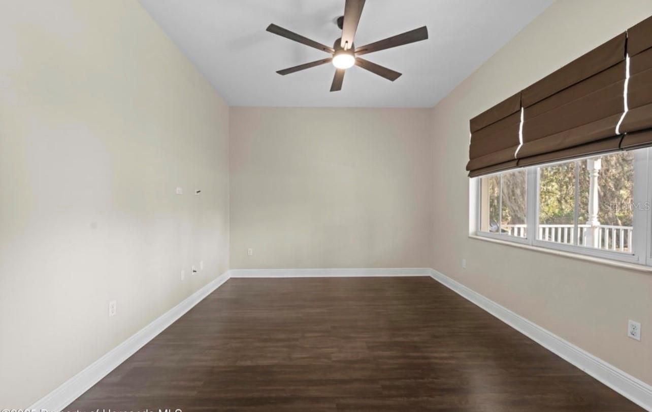 23327 Eppley Dr Property Photo 14