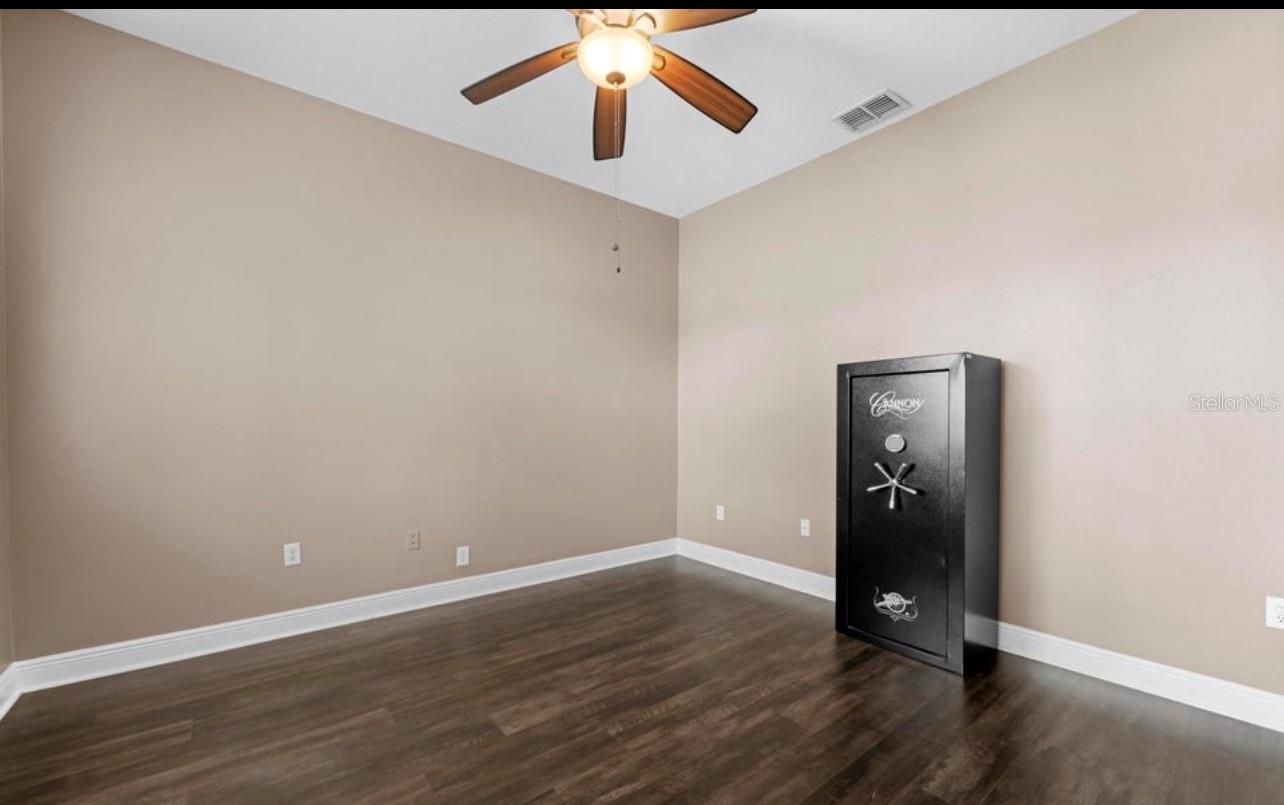 23327 Eppley Dr Property Photo 25