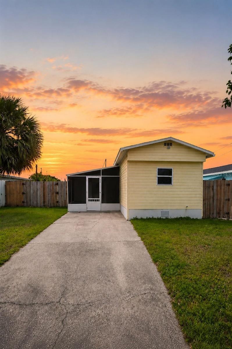 6726 ALBATROSS LN Property Photo 1
