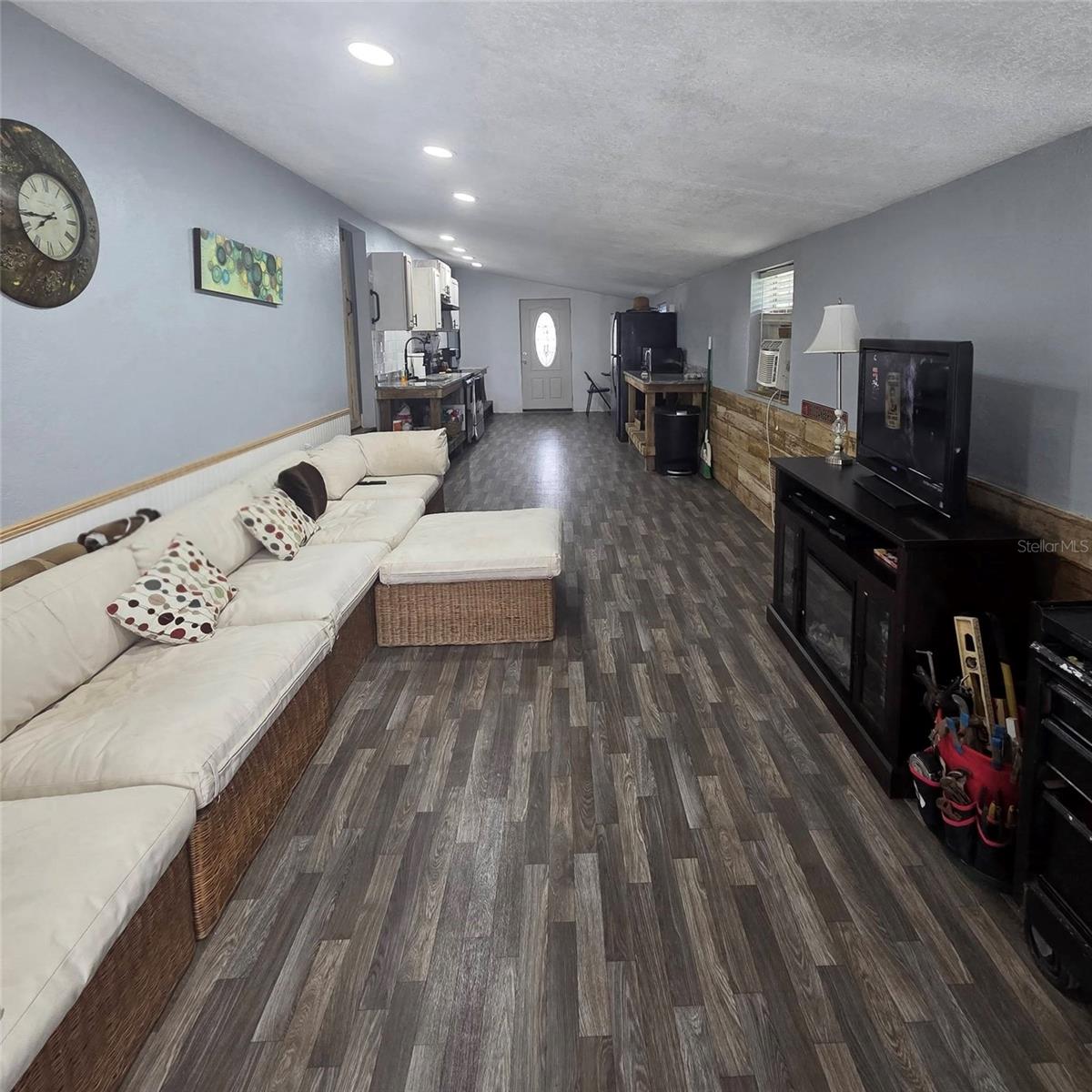 6726 Albatross Ln Property Photo 5