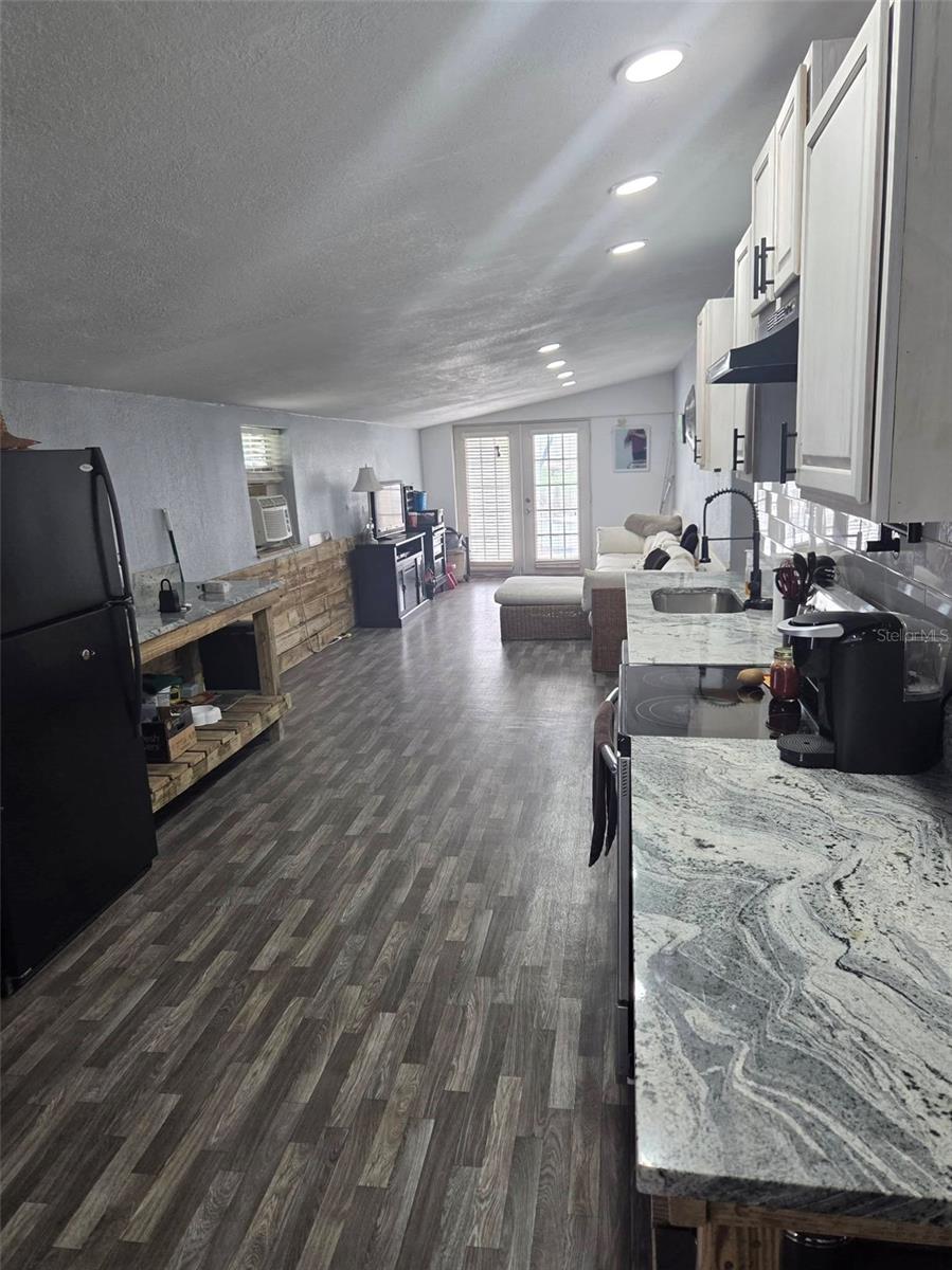 6726 Albatross Ln Property Photo 11