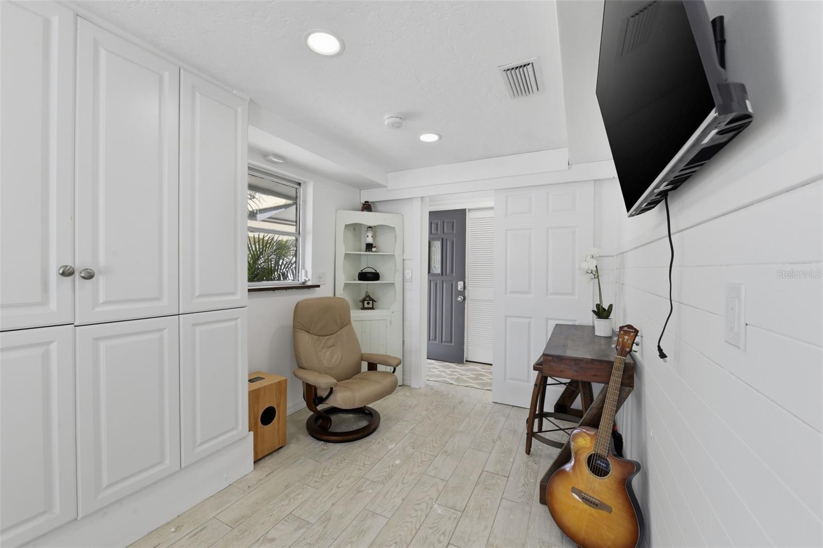 8456 Midnight Pass Rd Property Photo 14