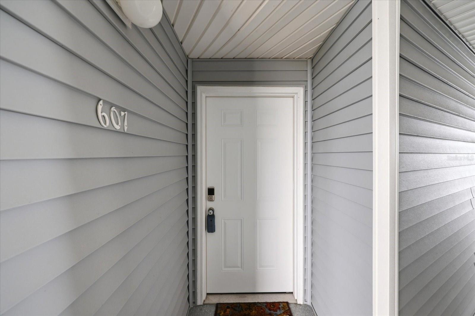 610 Island Way #607 Property Photo 4